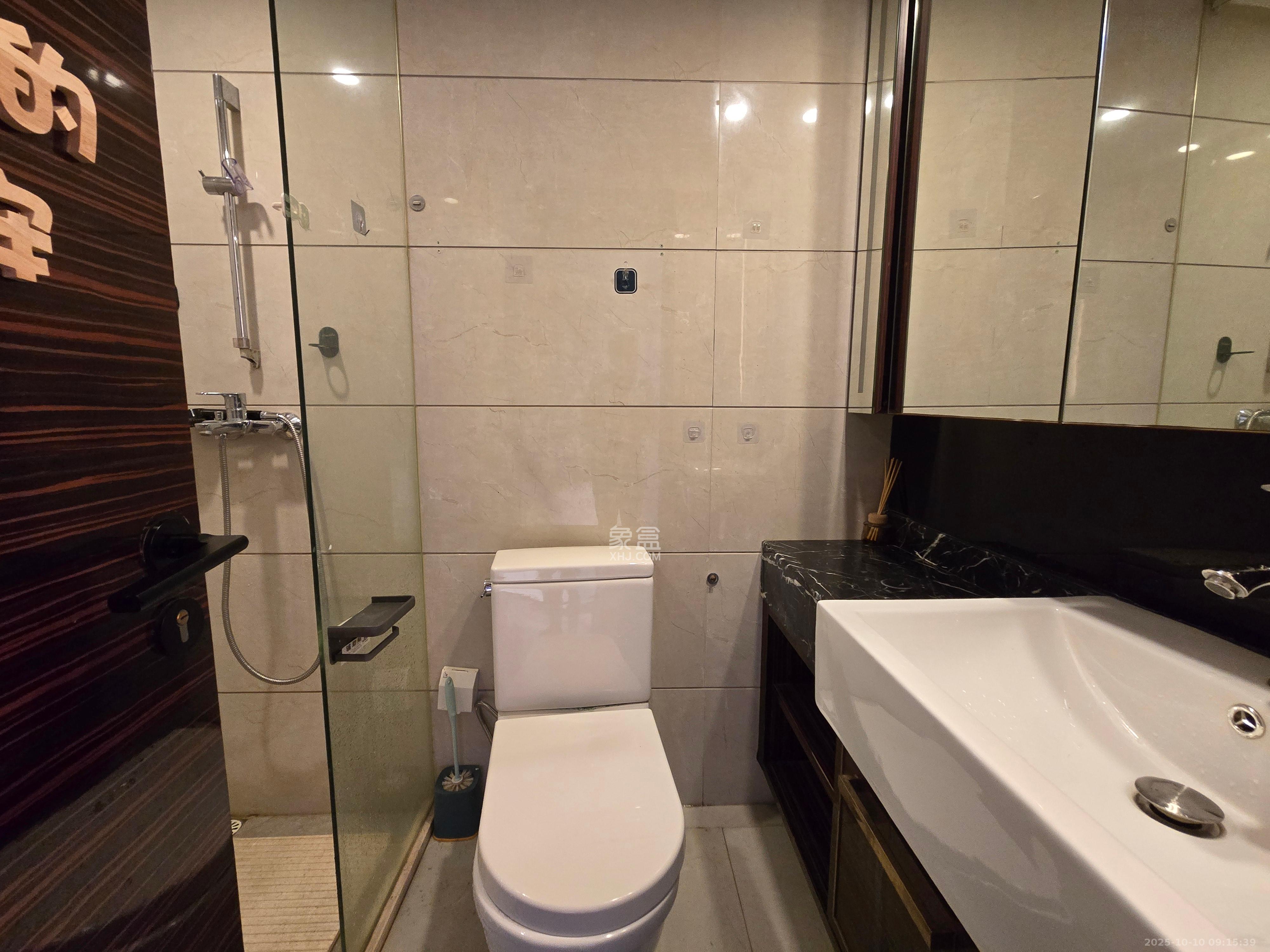 保利国际广场 1室1厅1卫 3500.0元/月 保利国际广场 1室1厅1卫 3500.0元/月室内图