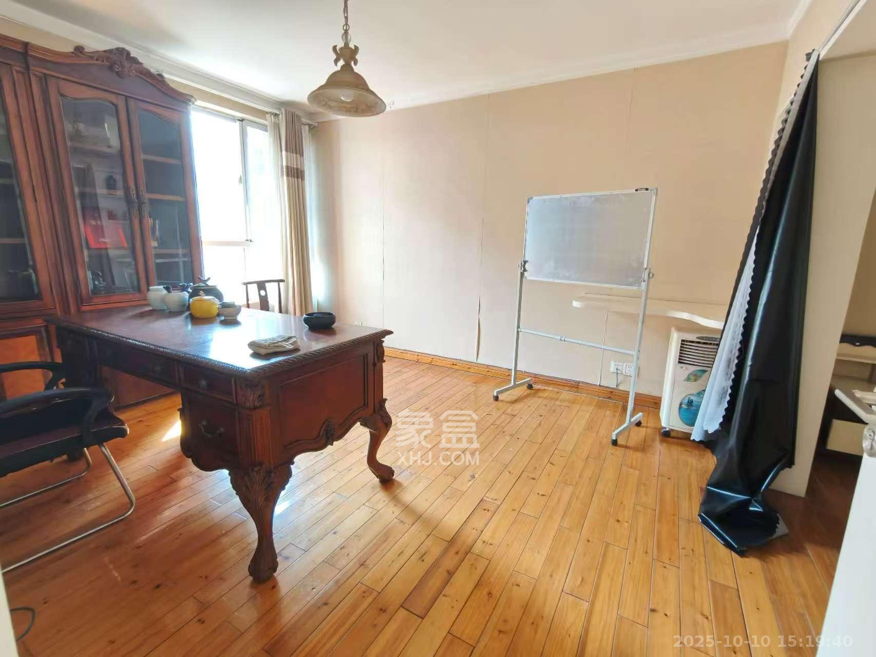 幸福里(幸福里一期) 5室2厅3卫 4800.0元/月 幸福里(幸福里一期) 5室2厅3卫 4800.0元/月室内图