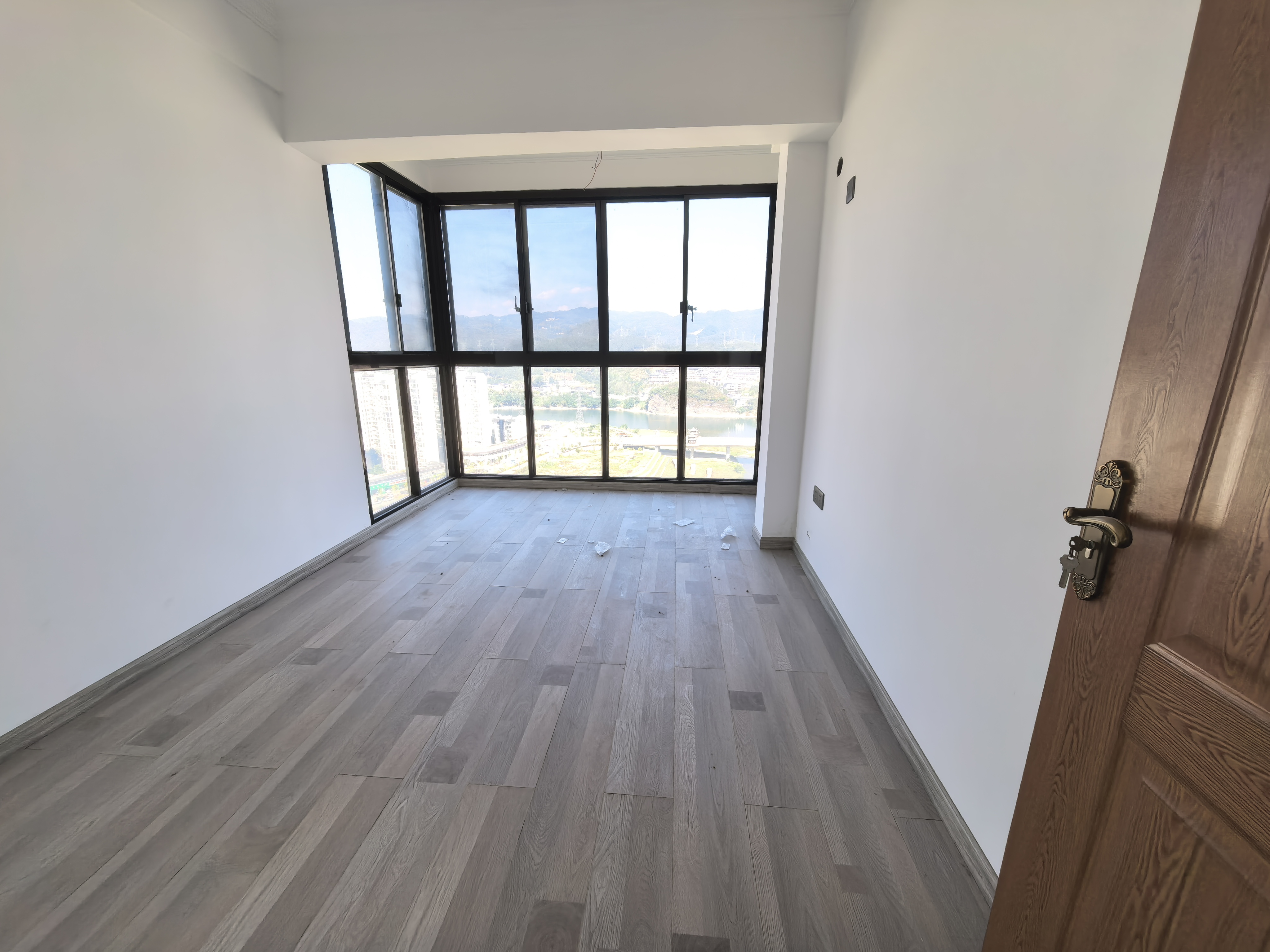 锦绣边城  3室2厅2卫    65.0万客厅