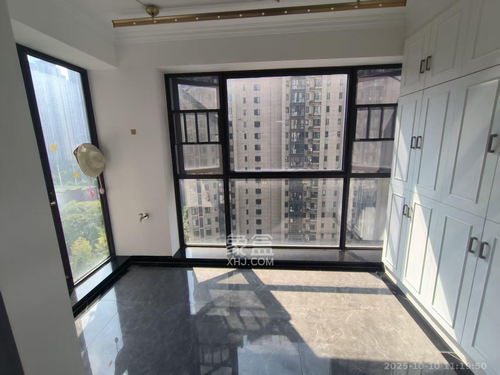 中国铁建梅溪青秀三期  4室2厅2卫    3600.0元/月室内图