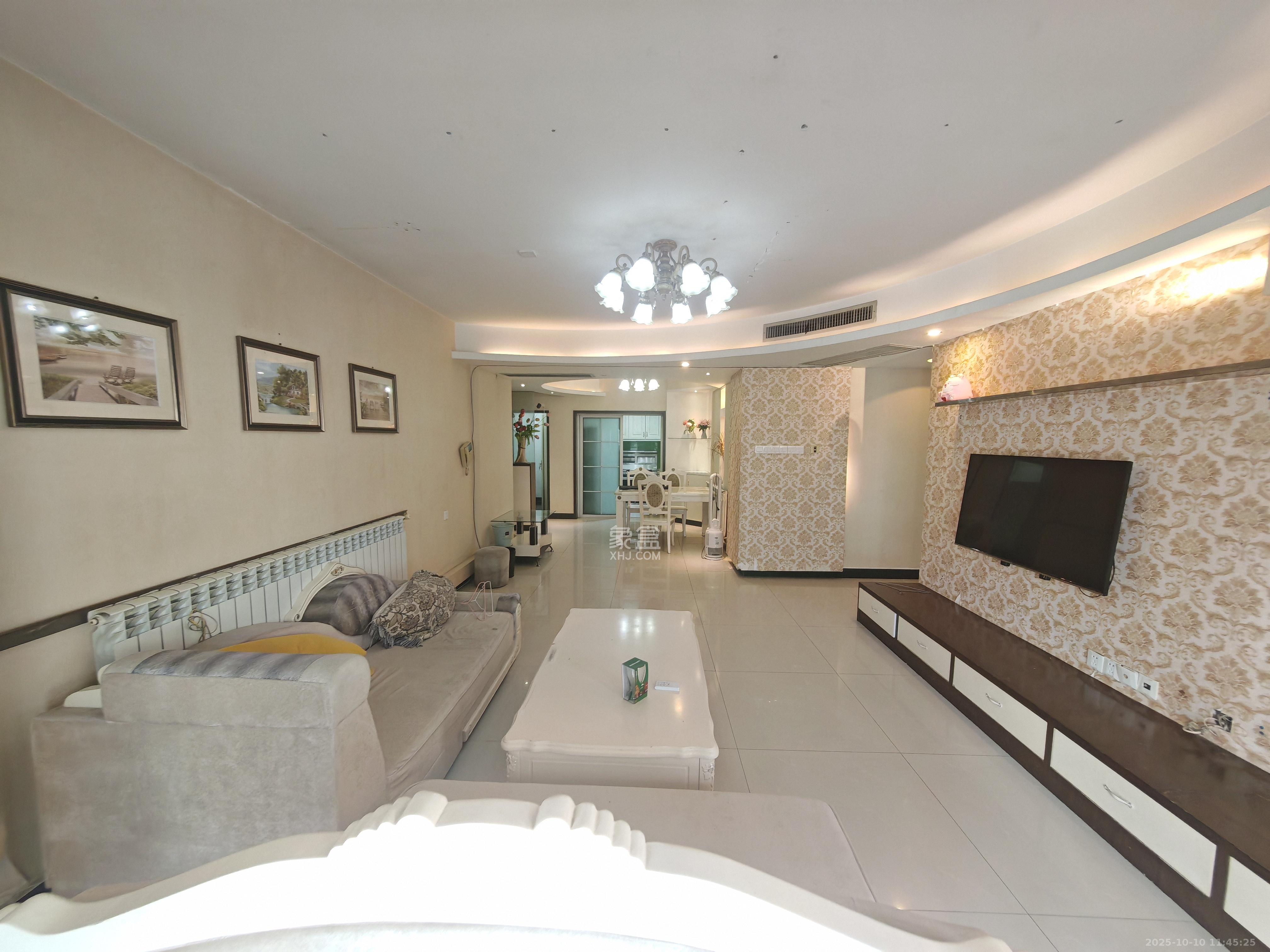 五一华府 3室2厅2卫 5000.0元/月 五一华府 3室2厅2卫 5000.0元/月室内图