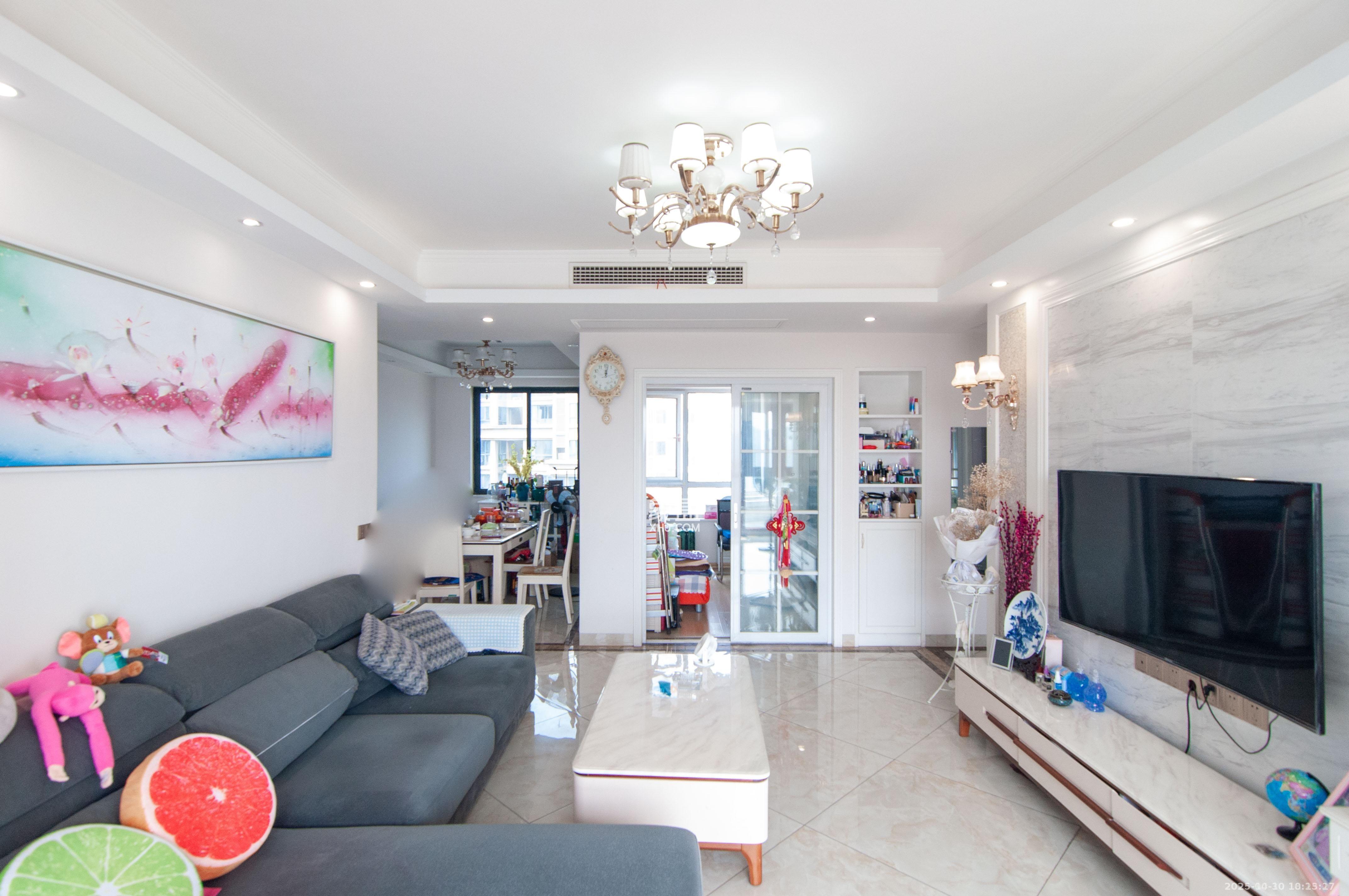 中建梅溪湖中心  4室2厅2卫    3300.0元/月 中建梅溪湖中心  4室2厅2卫    3300.0元/月