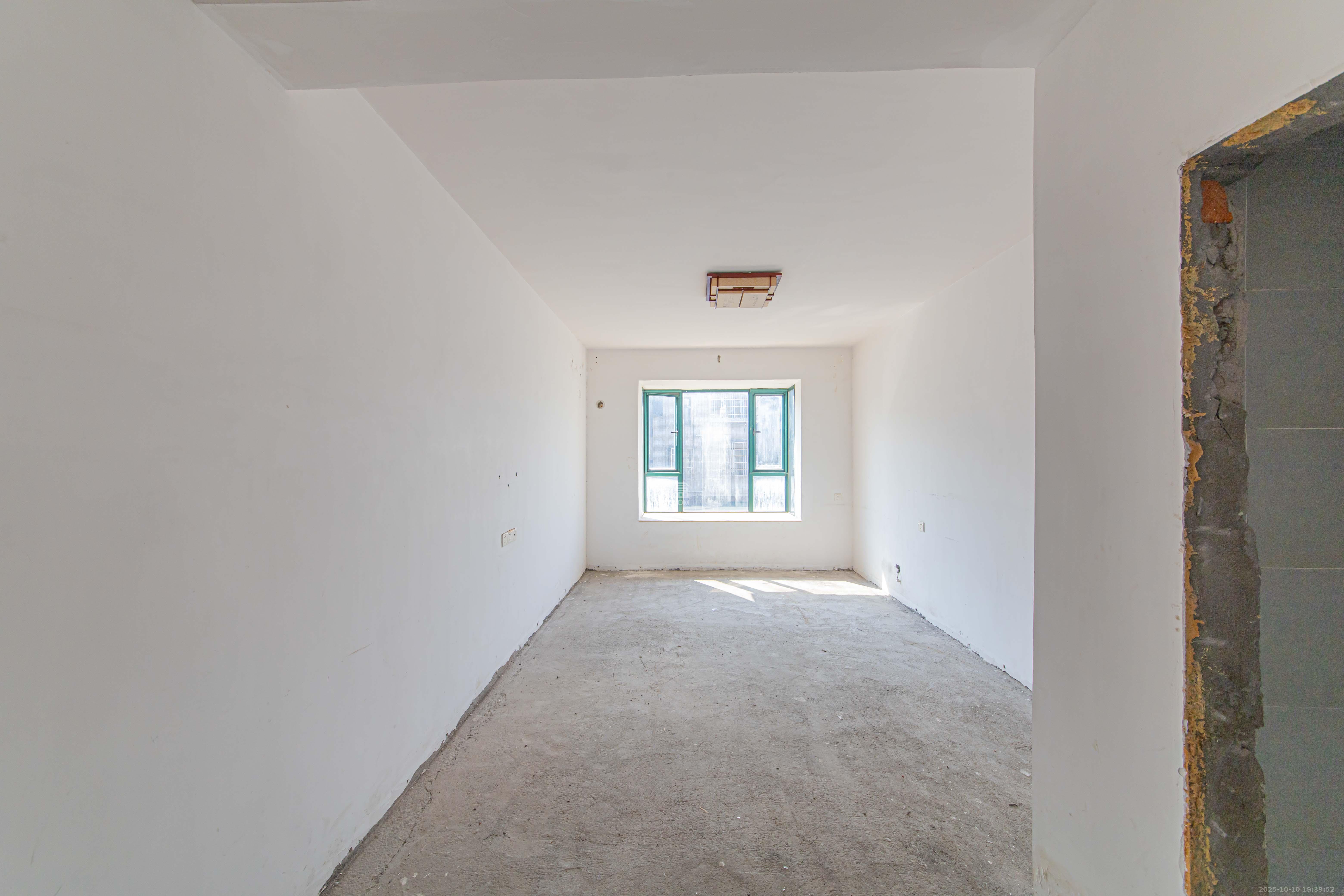 银桂苑  4室2厅2卫    126.0万卧室