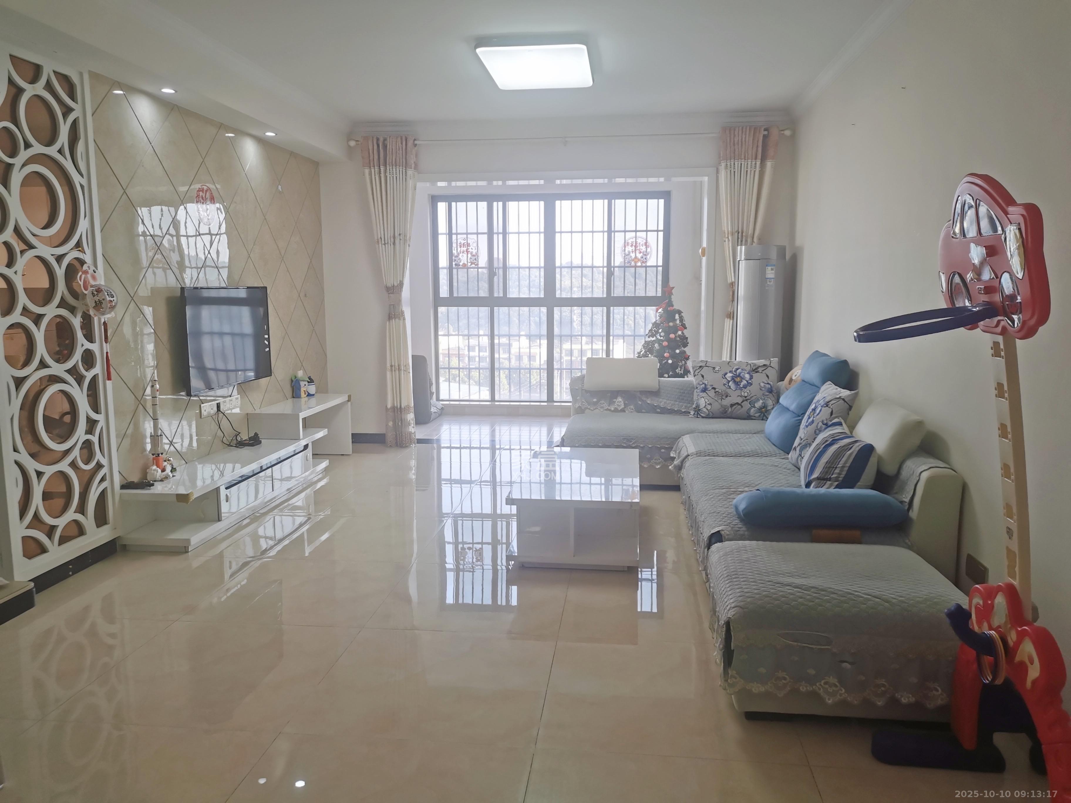 中粮自然天城 3室2厅2卫 2100.0元/月 中粮自然天城 3室2厅2卫 2100.0元/月室内图