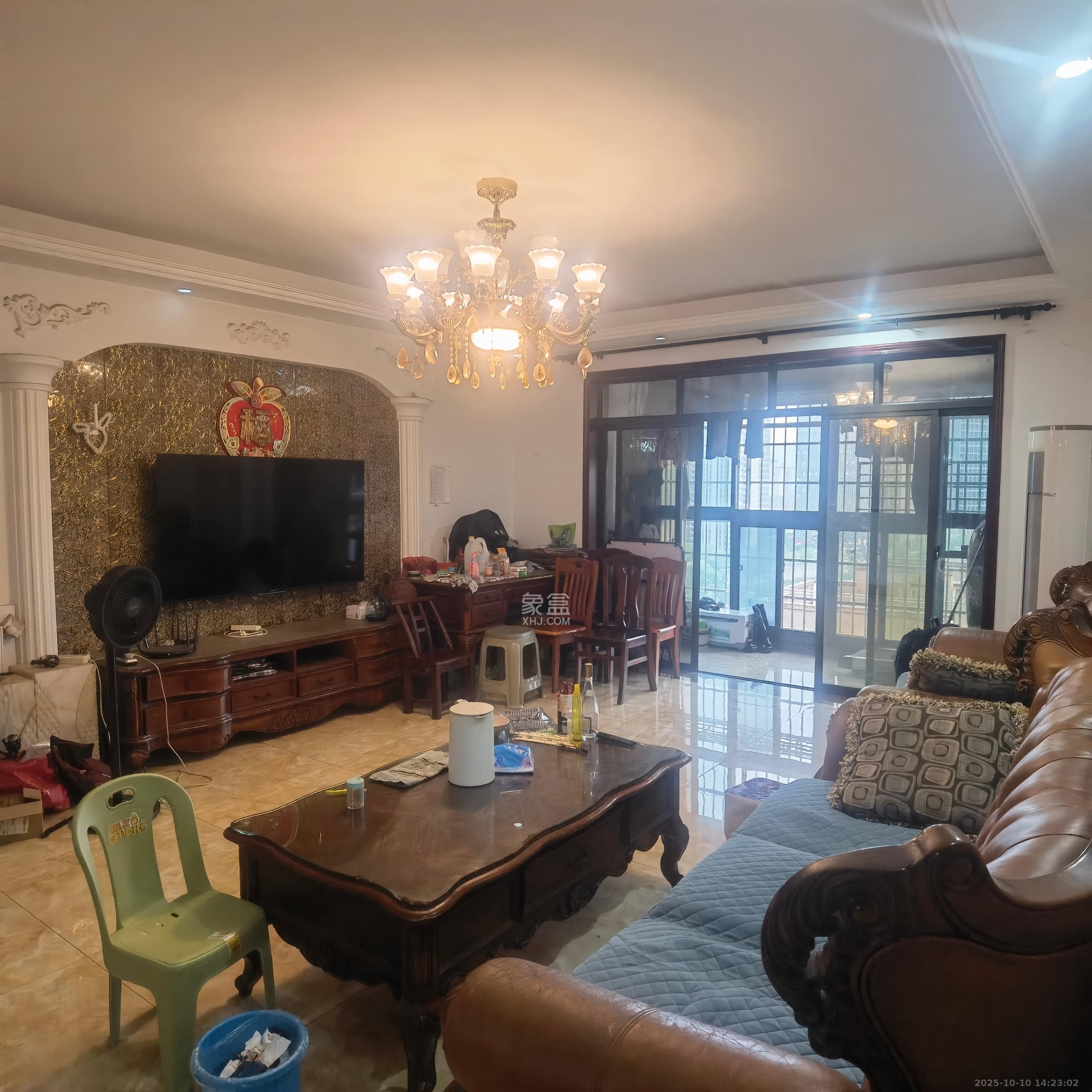 东岸梅园小区 1室0厅0卫 3200.0元/月 东岸梅园小区 1室0厅0卫 3200.0元/月室内图