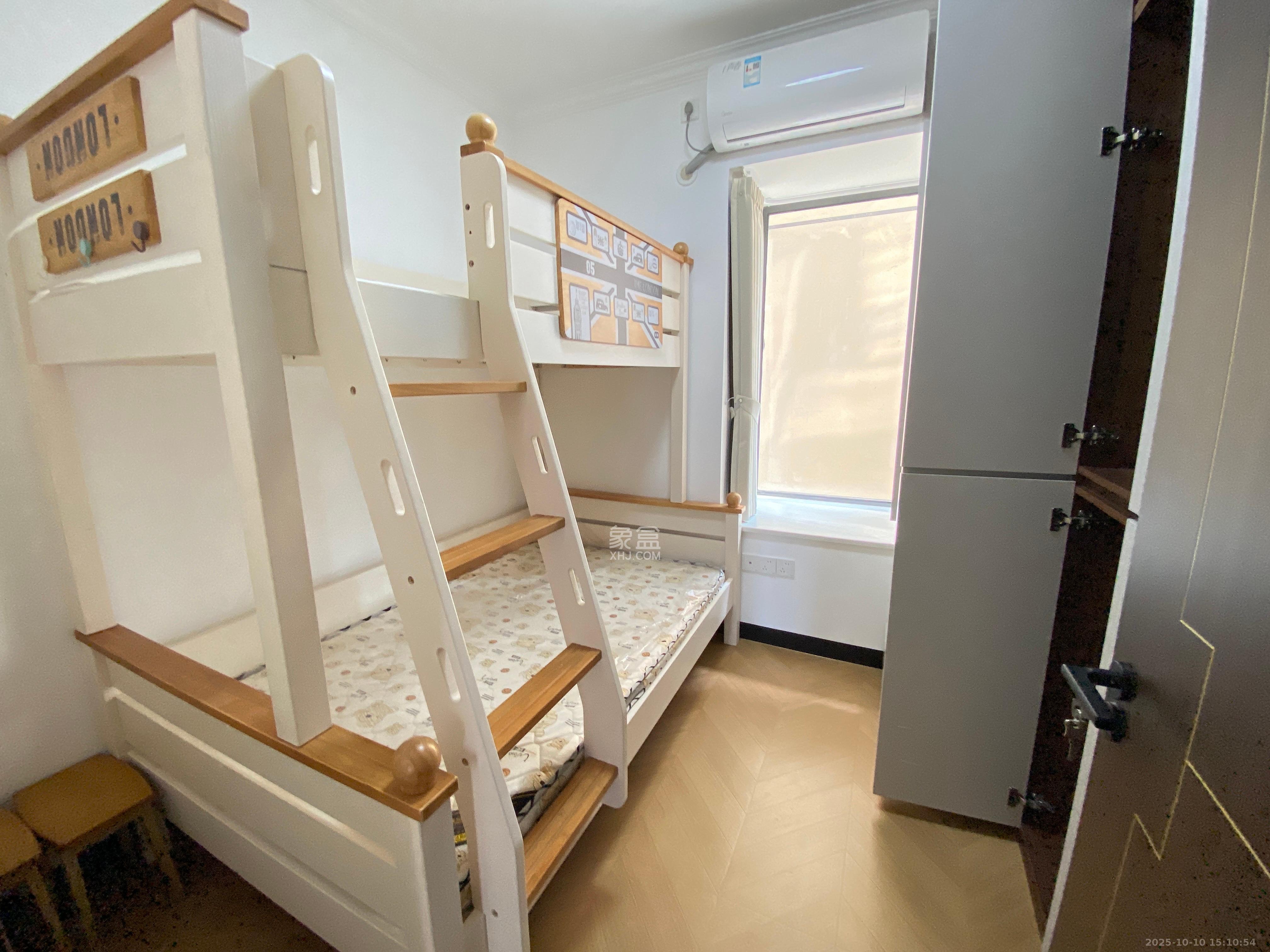 岭福家苑(天心佳苑) 3室2厅2卫 3300.0元/月 岭福家苑(天心佳苑) 3室2厅2卫 3300.0元/月室内图