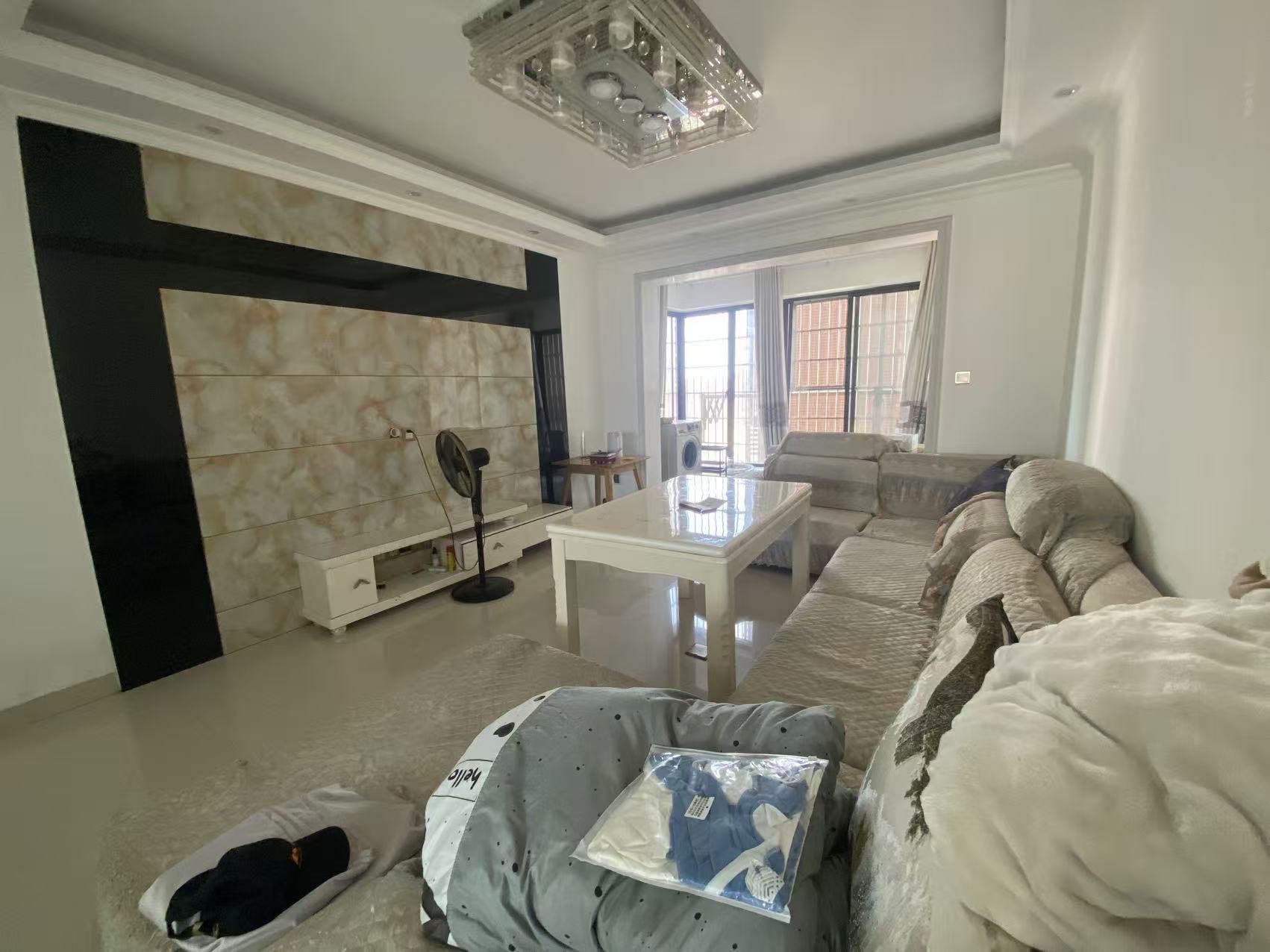 桃花缘 3室2厅2卫 1800.0元/月 桃花缘 3室2厅2卫 1800.0元/月室内图