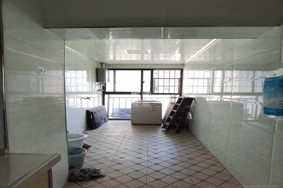 滨水名都 2室2厅1卫 1400.0元/月 滨水名都 2室2厅1卫 1400.0元/月室内图