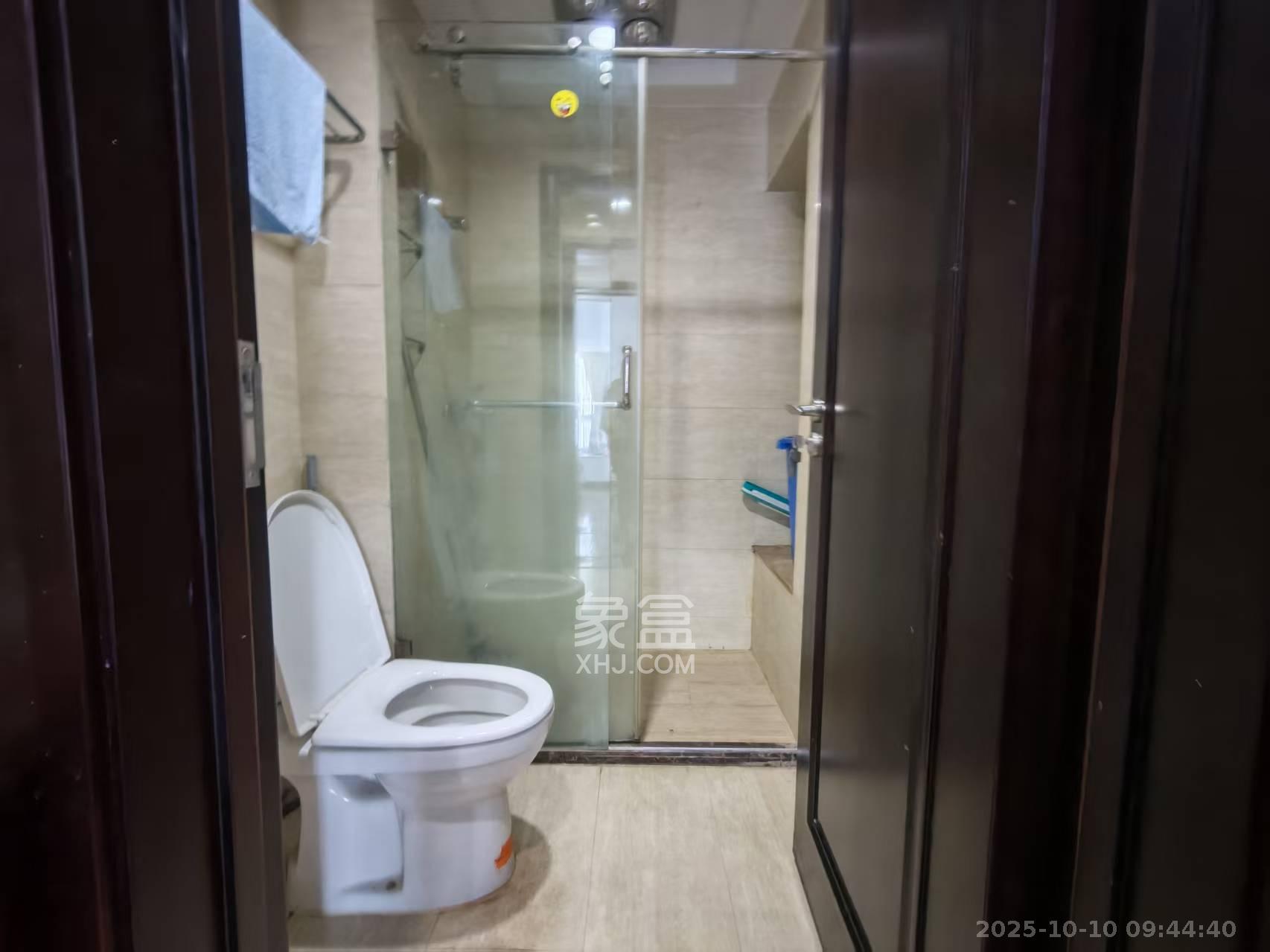 绿地中央广场 3室2厅1卫 2800.0元/月 绿地中央广场 3室2厅1卫 2800.0元/月室内图