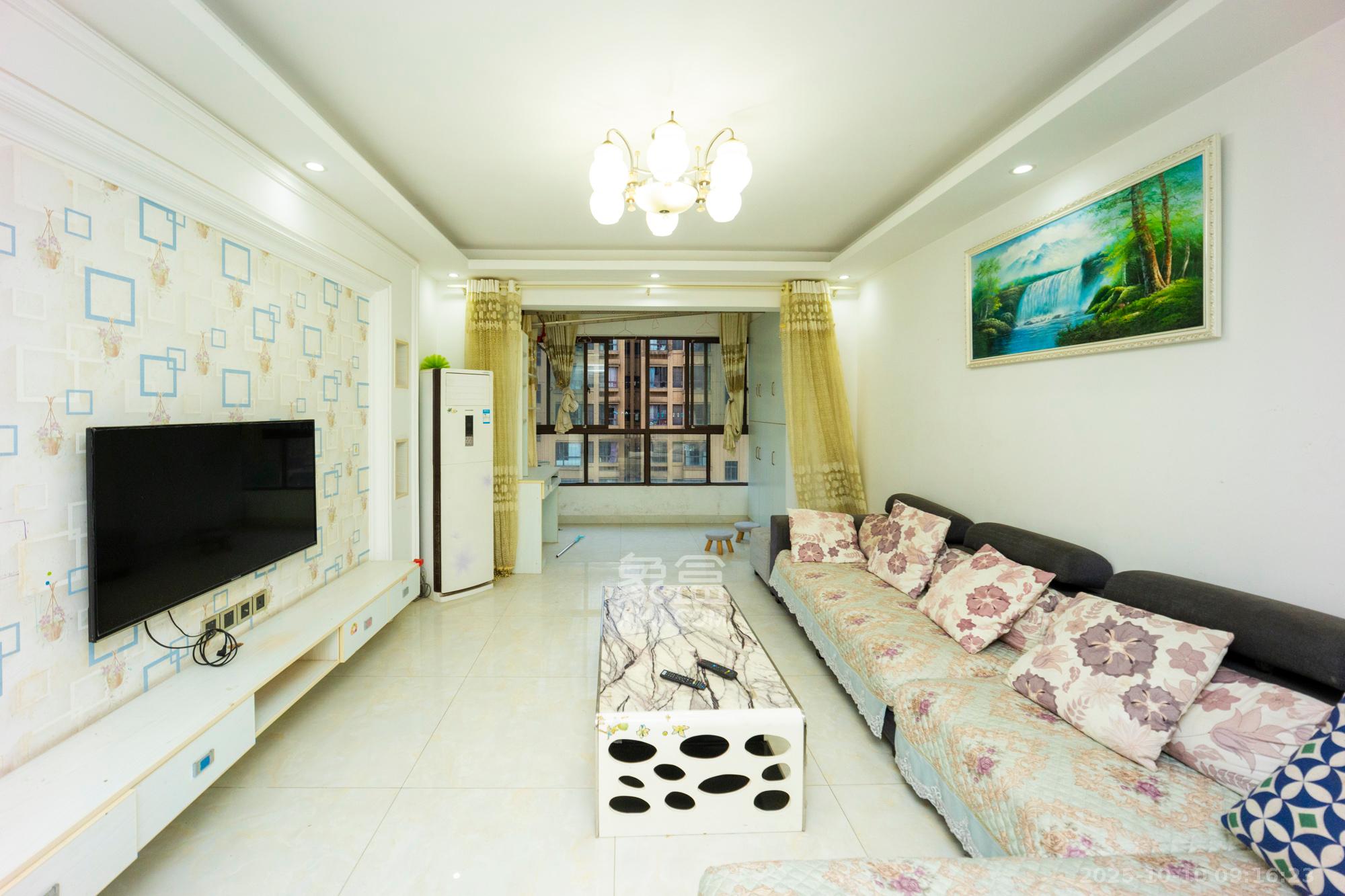 山语城二期 1室2厅1卫 73.0万 山语城二期 1室2厅1卫 73.0万客厅