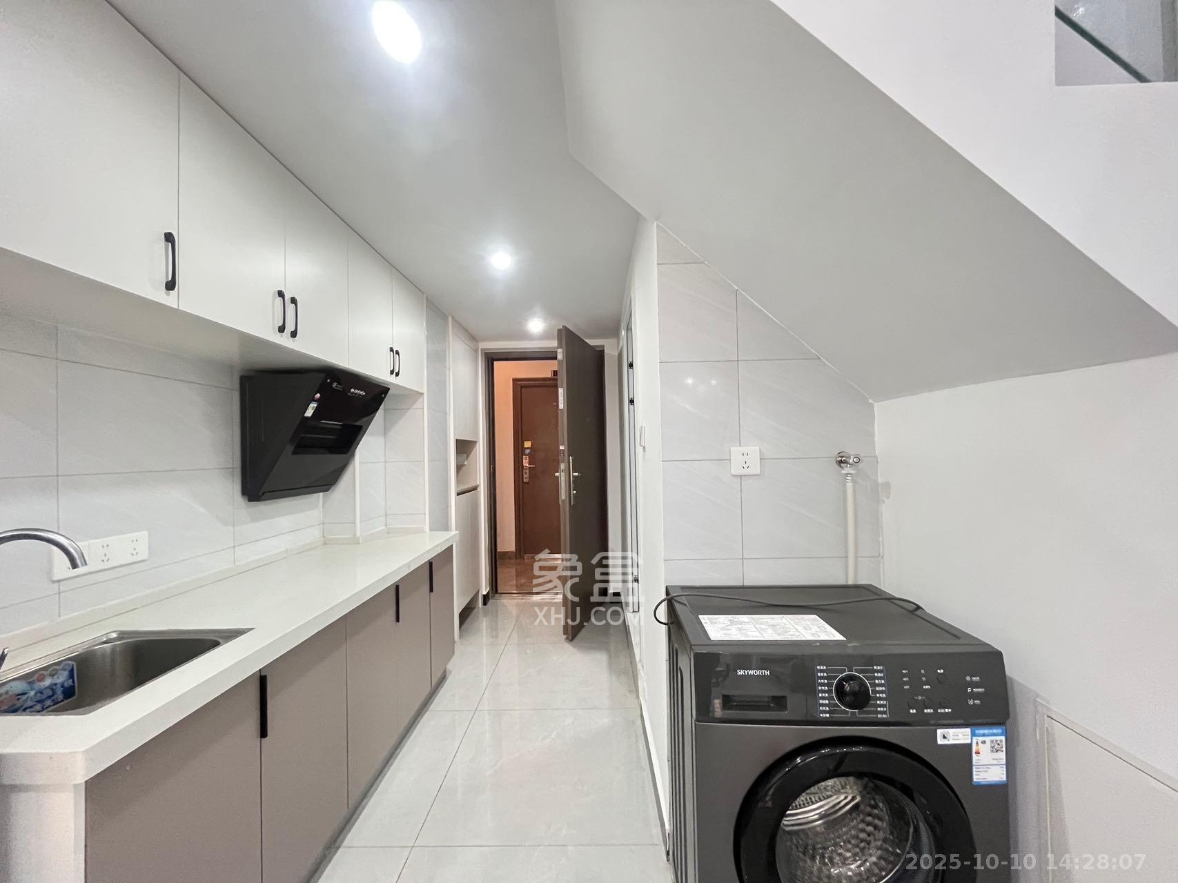 新城悦隽公园  2室1厅1卫    1600.0元/月室内图