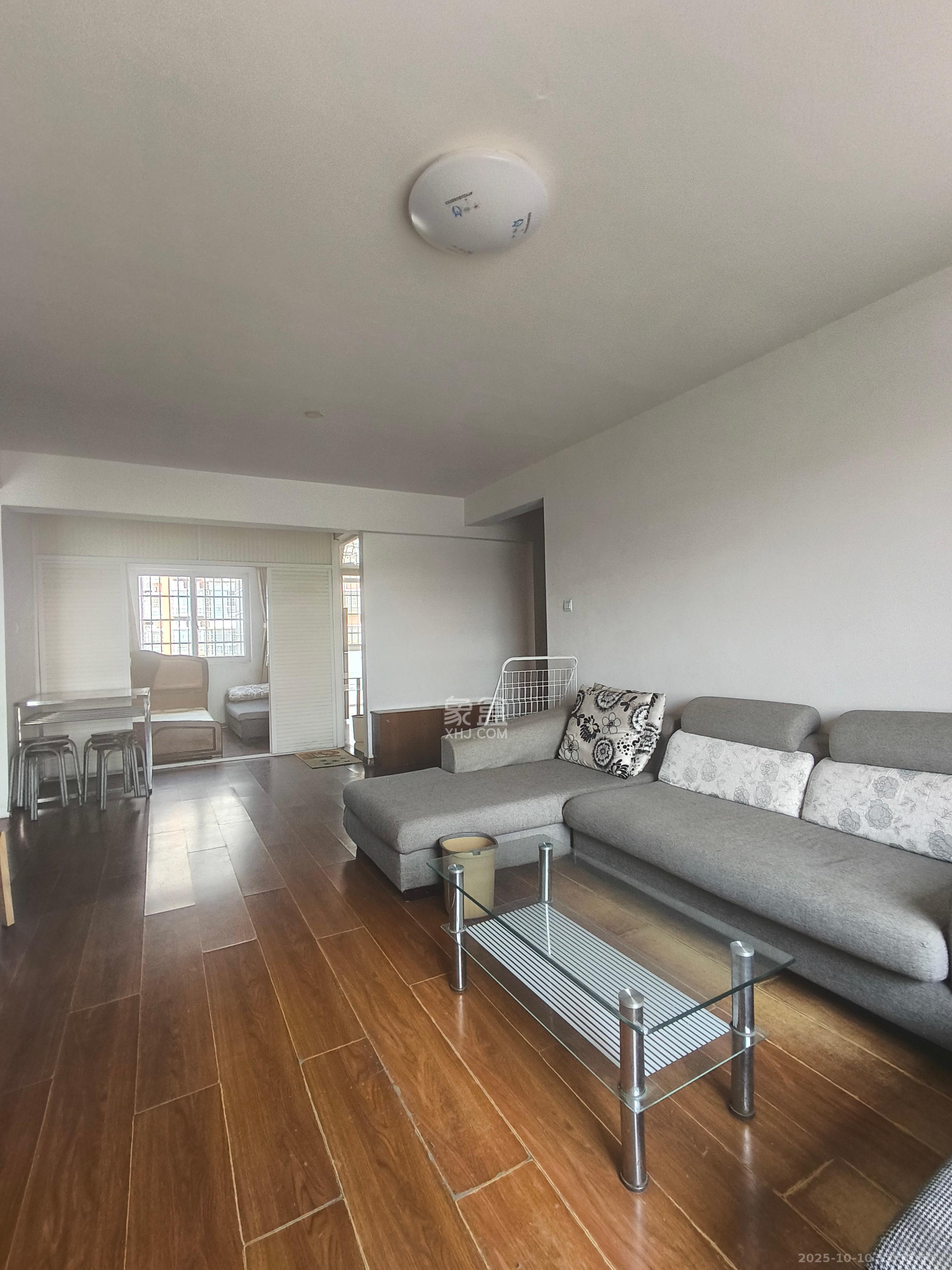 弘欣公寓  2室1厅1卫    1800.0元/月 弘欣公寓  2室1厅1卫    1800.0元/月室内图1