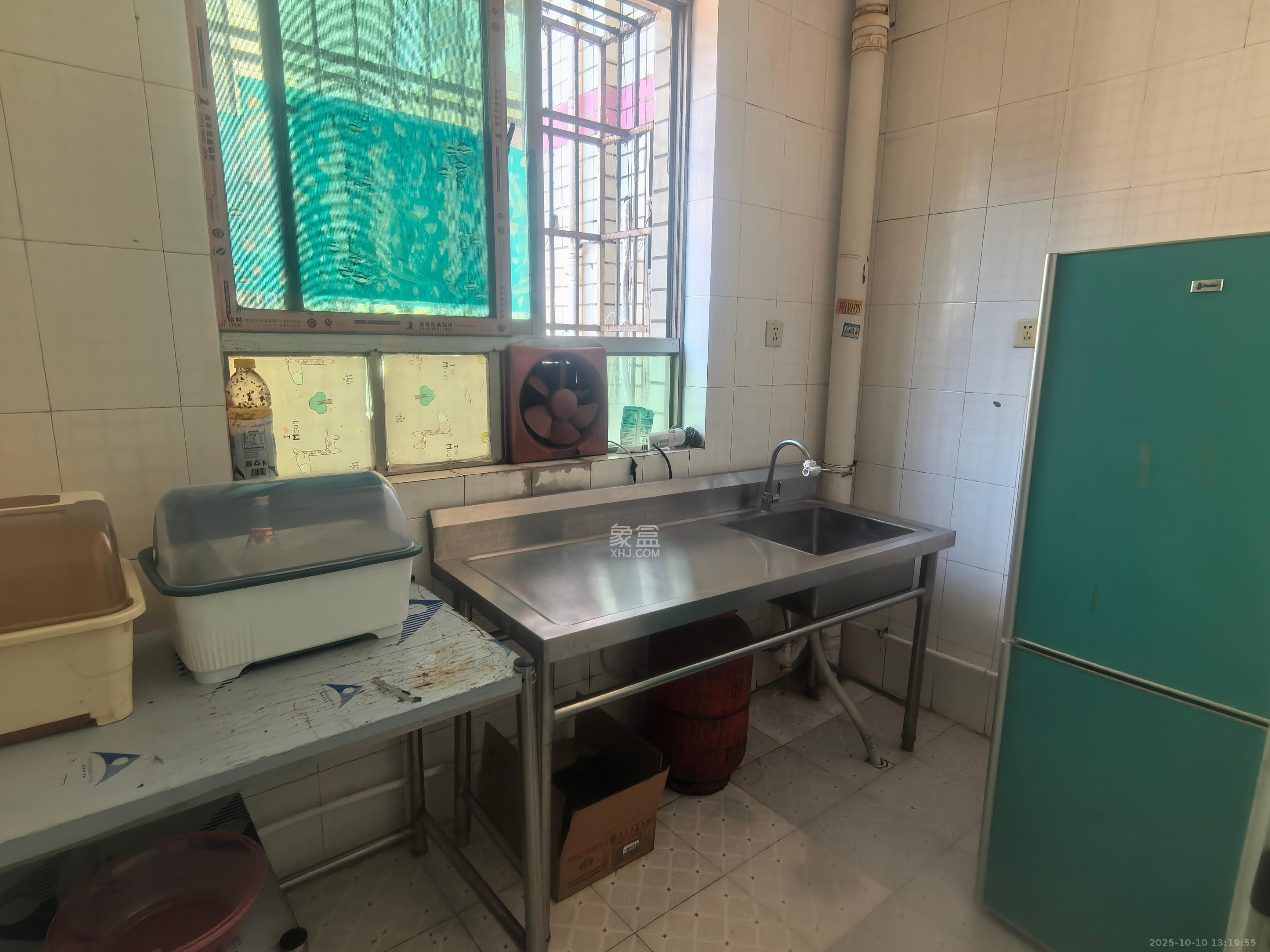 裕民小区 1室1厅1卫 1100.0元/月 裕民小区 1室1厅1卫 1100.0元/月室内图