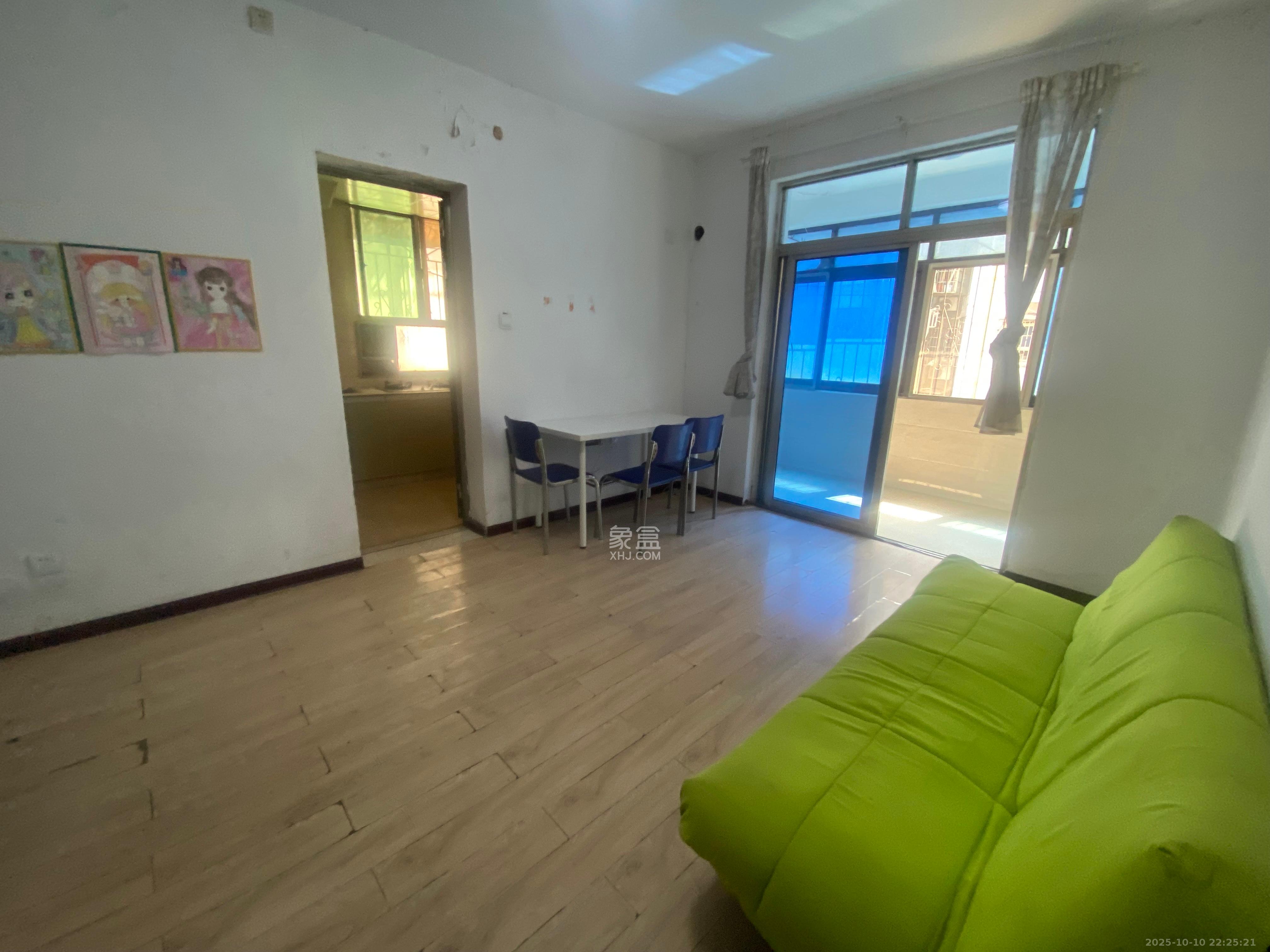 先福安置小区 1室1厅1卫 1000.0元/月 先福安置小区 1室1厅1卫 1000.0元/月室内图