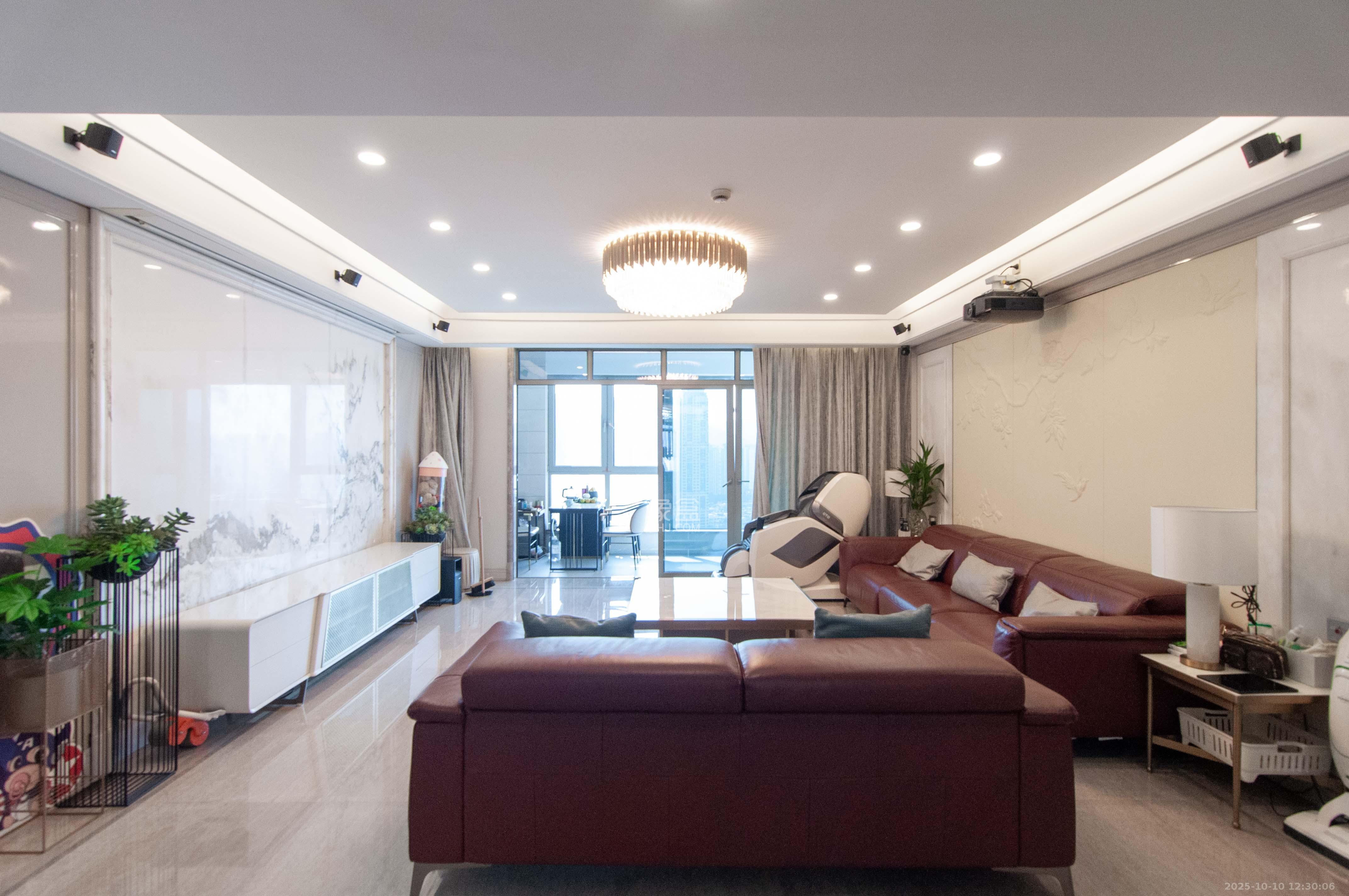 梅溪湖金茂府(金茂广场)(金茂览秀城)  5室2厅3卫    980.0万 梅溪湖金茂府(金茂广场)(金茂览秀城)  5室2厅3卫    980.0万