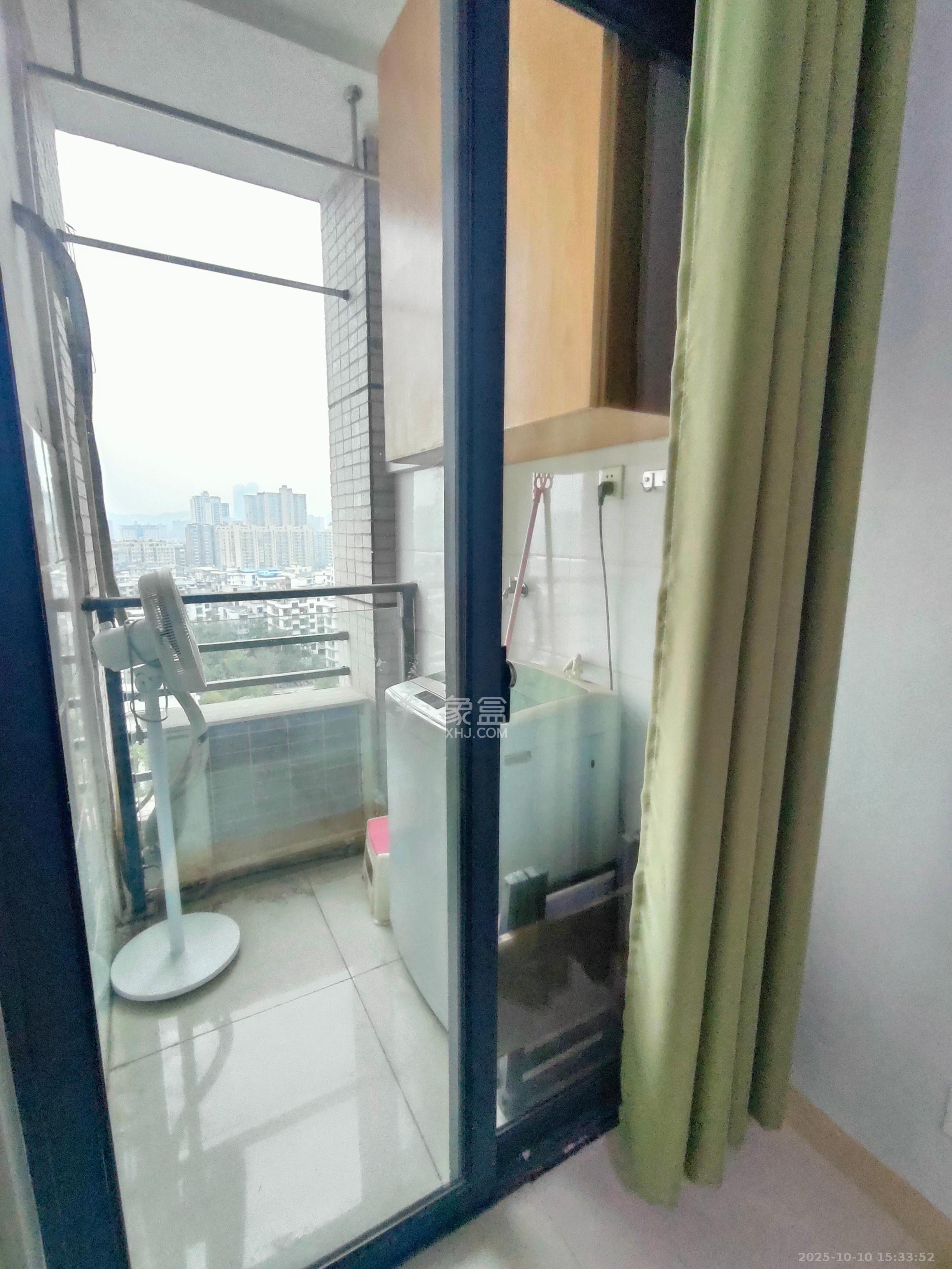 长房时代城  1室1厅1卫    1600.0元/月室内图