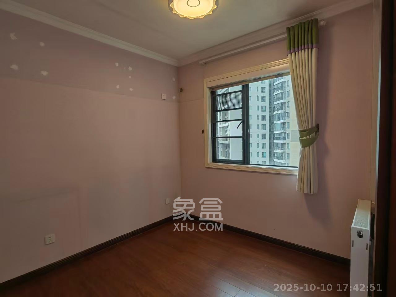 万科城  3室2厅1卫    2300.0元/月室内图