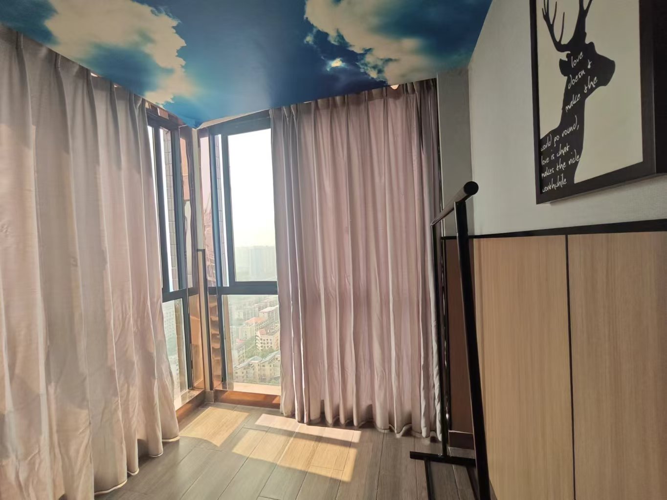 M国际 2室2厅1卫 1600.0元/月 M国际 2室2厅1卫 1600.0元/月室内图