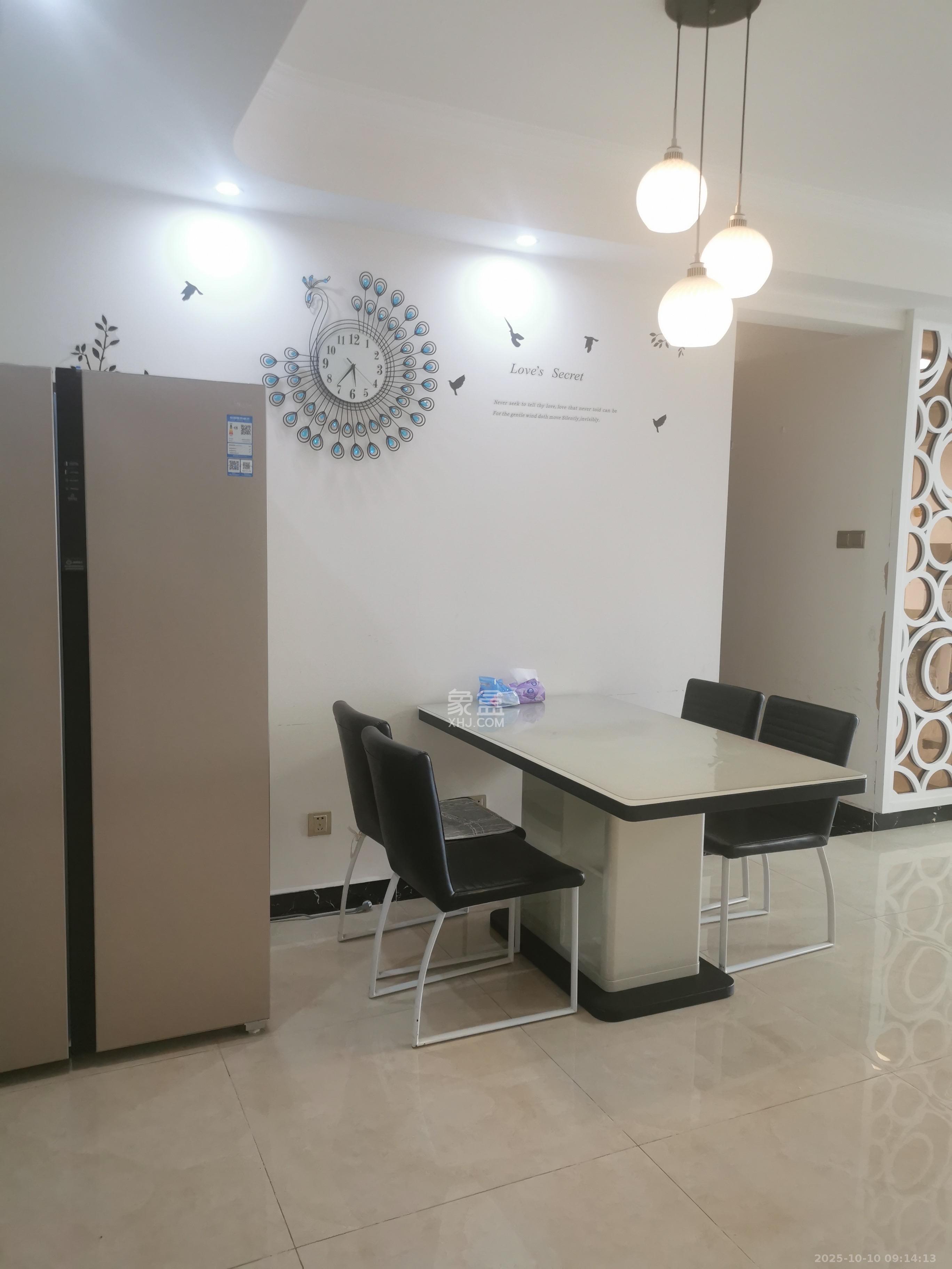 中粮自然天城  3室2厅2卫    2100.0元/月室内图