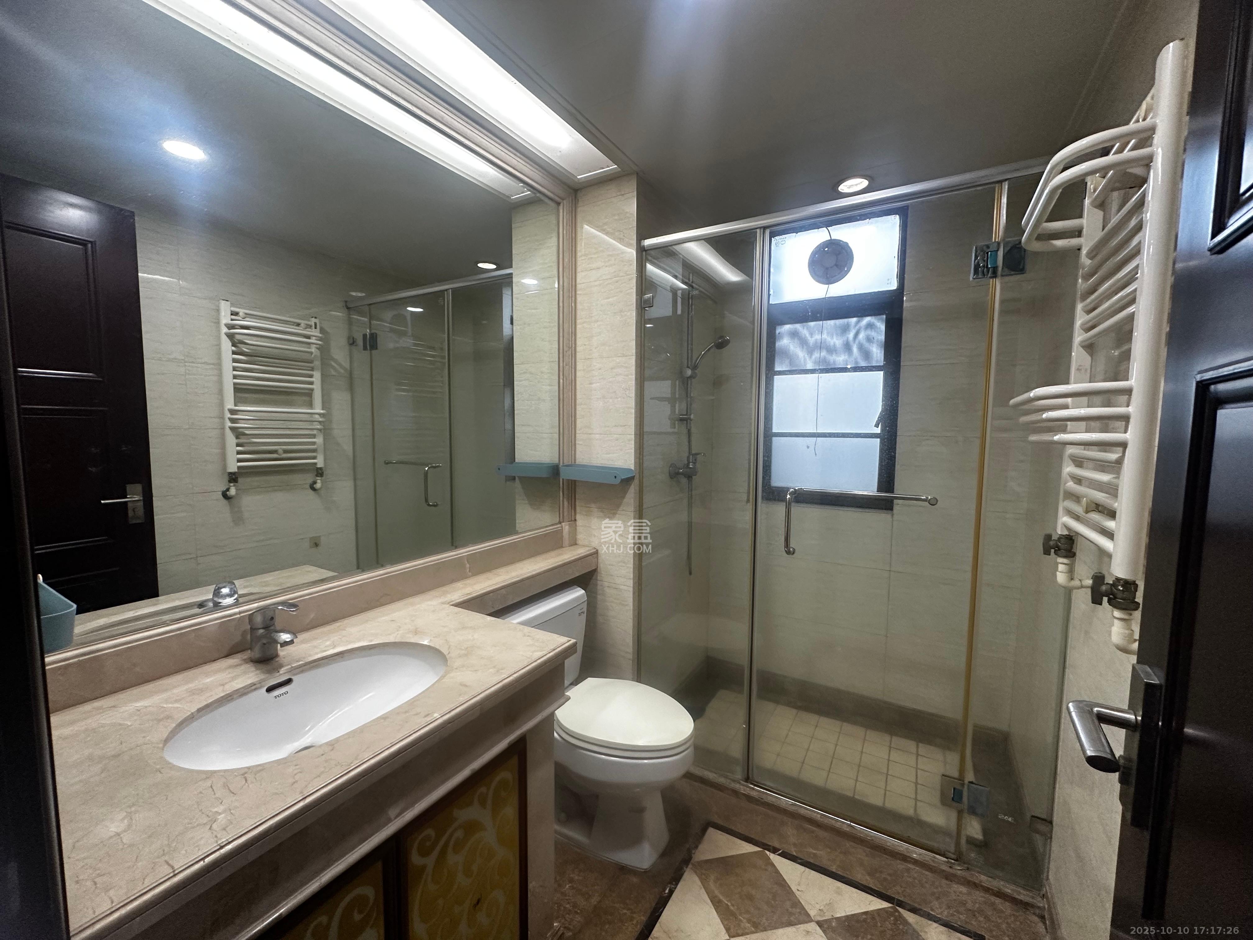 中海国际一期  3室2厅2卫    2300.0元/月室内图