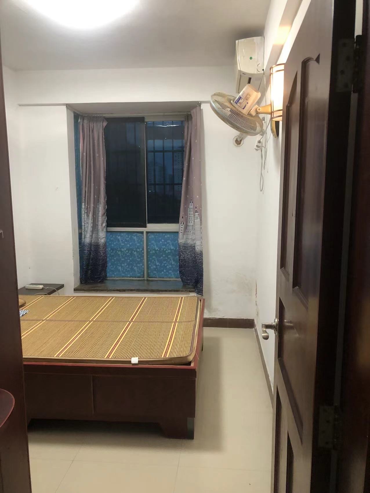 华秀小区  2室1厅1卫    1600.0元/月室内图