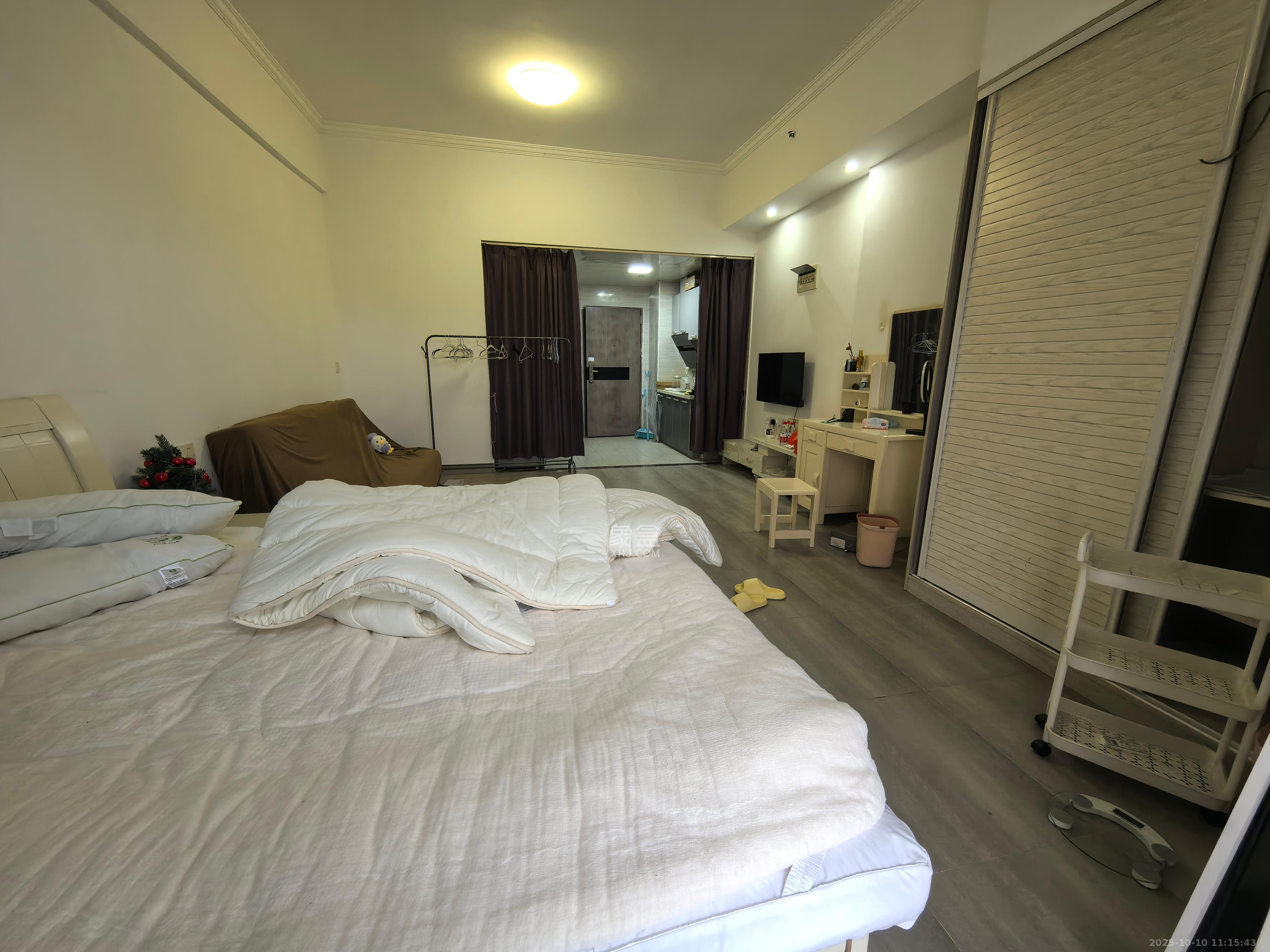 新世界广场 1室1厅1卫 1600.0元/月 新世界广场 1室1厅1卫 1600.0元/月室内图