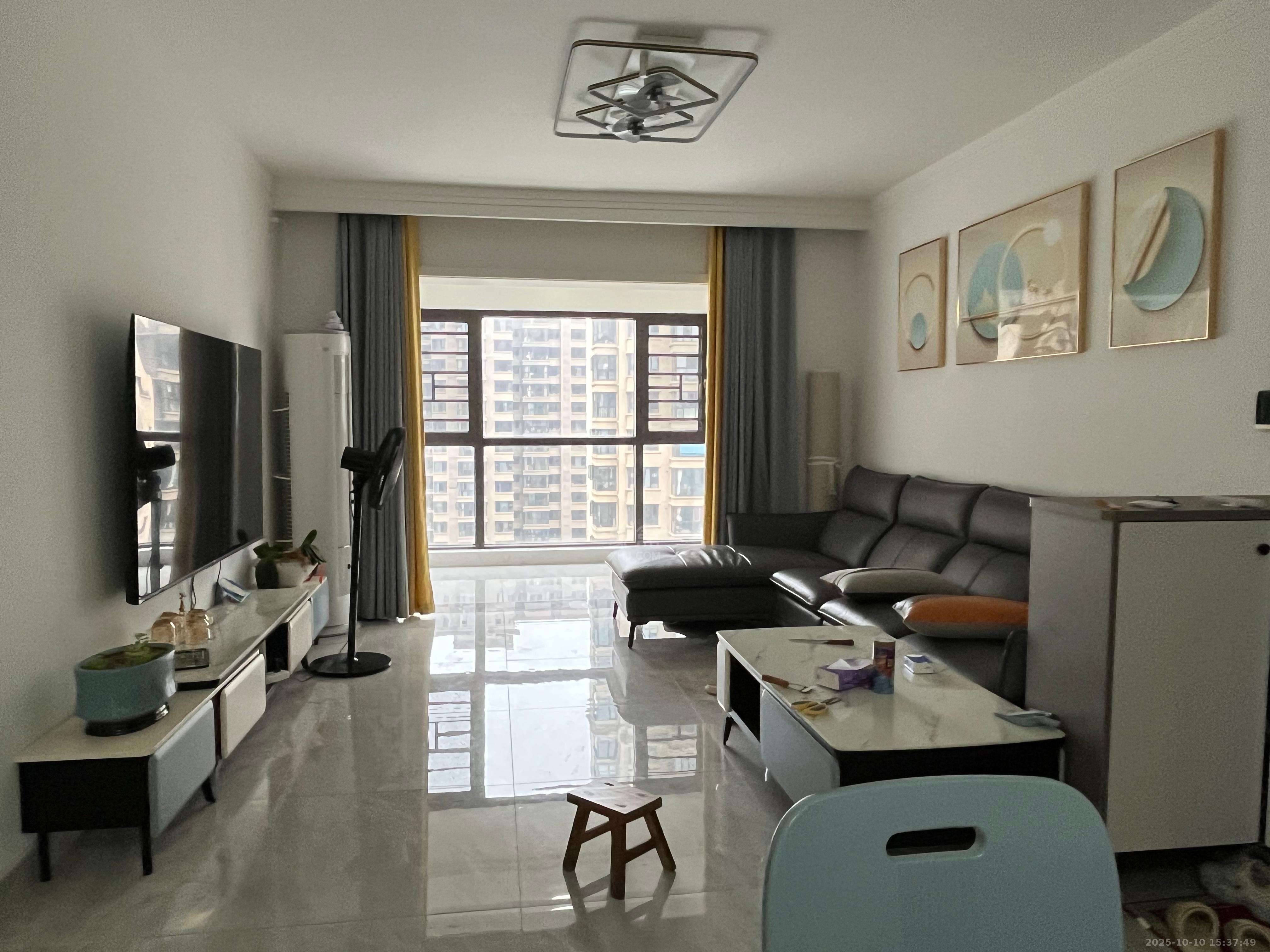 美的翰城 3室2厅2卫 2400.0元/月 美的翰城 3室2厅2卫 2400.0元/月户型图