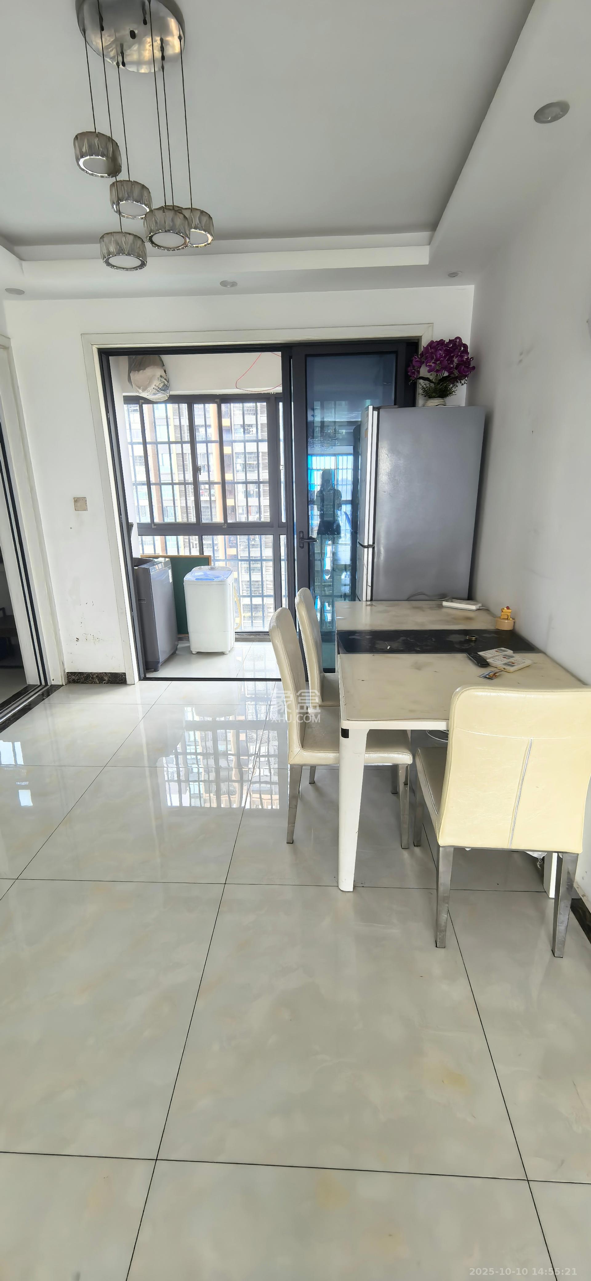 海伦春天  4室2厅1卫    2200.0元/月室内图