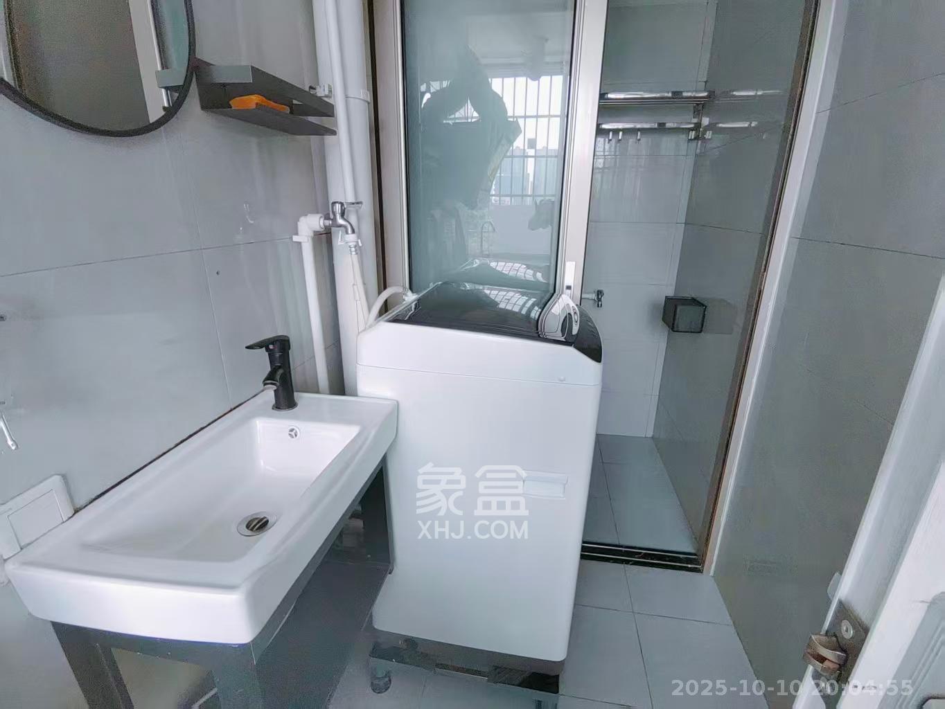 黄鹤小区3片  1室1厅1卫    1000.0元/月 黄鹤小区3片  1室1厅1卫    1000.0元/月室内图