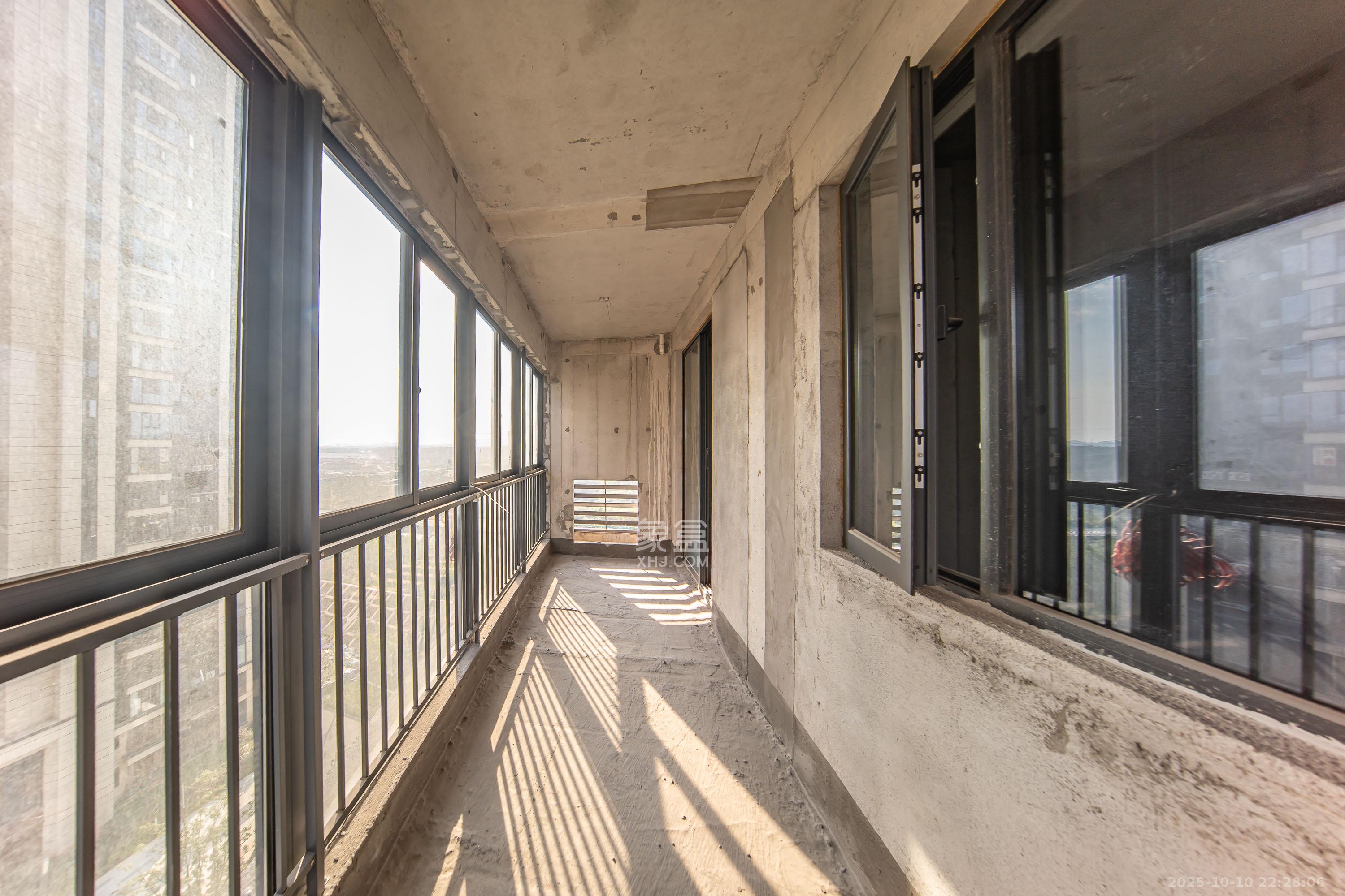 汉唐翰林府 1室0厅0卫 85.0万 汉唐翰林府 1室0厅0卫 85.0万阳台