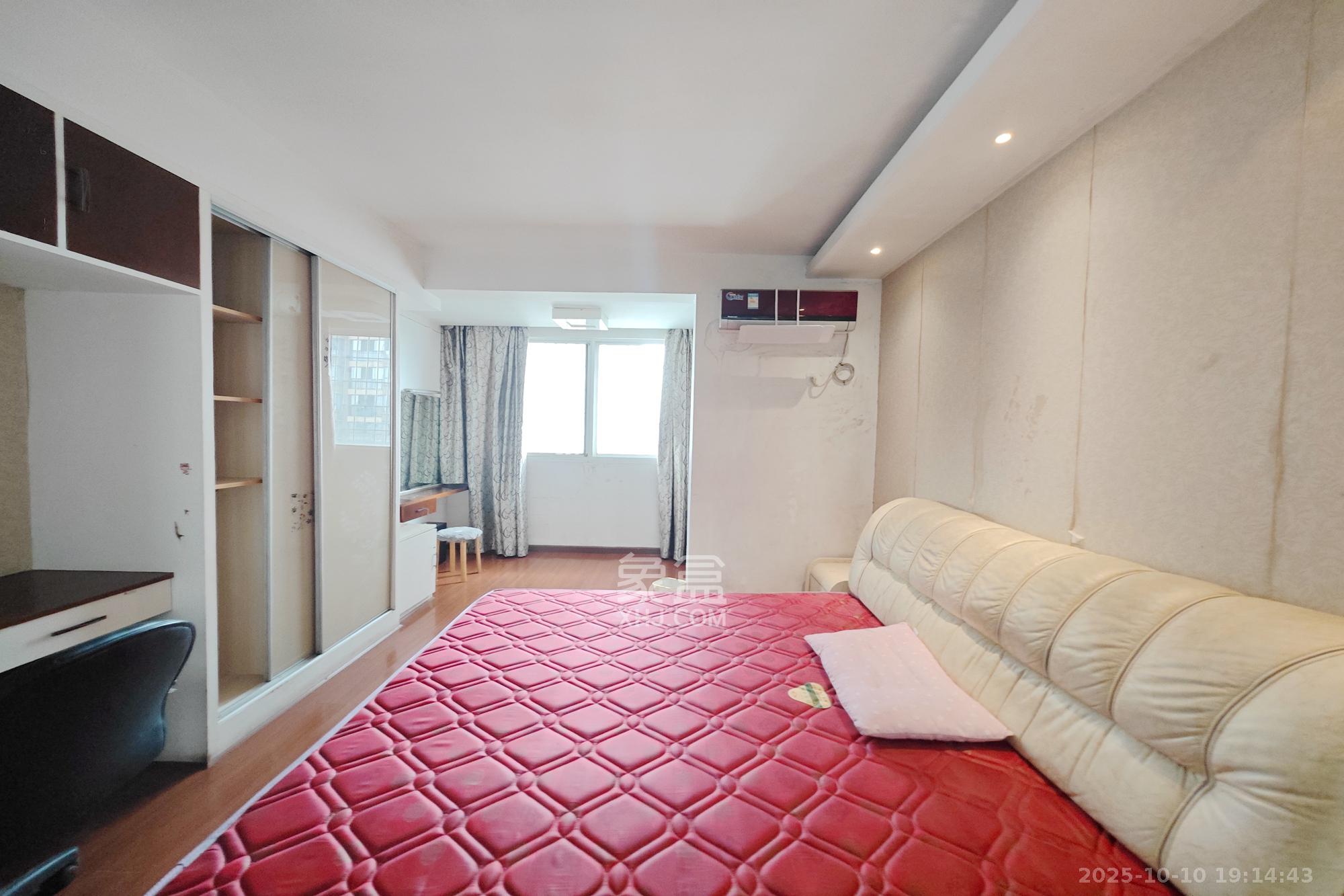 桔香鑫城 3室2厅1卫 93.8万 桔香鑫城 3室2厅1卫 93.8万卧室