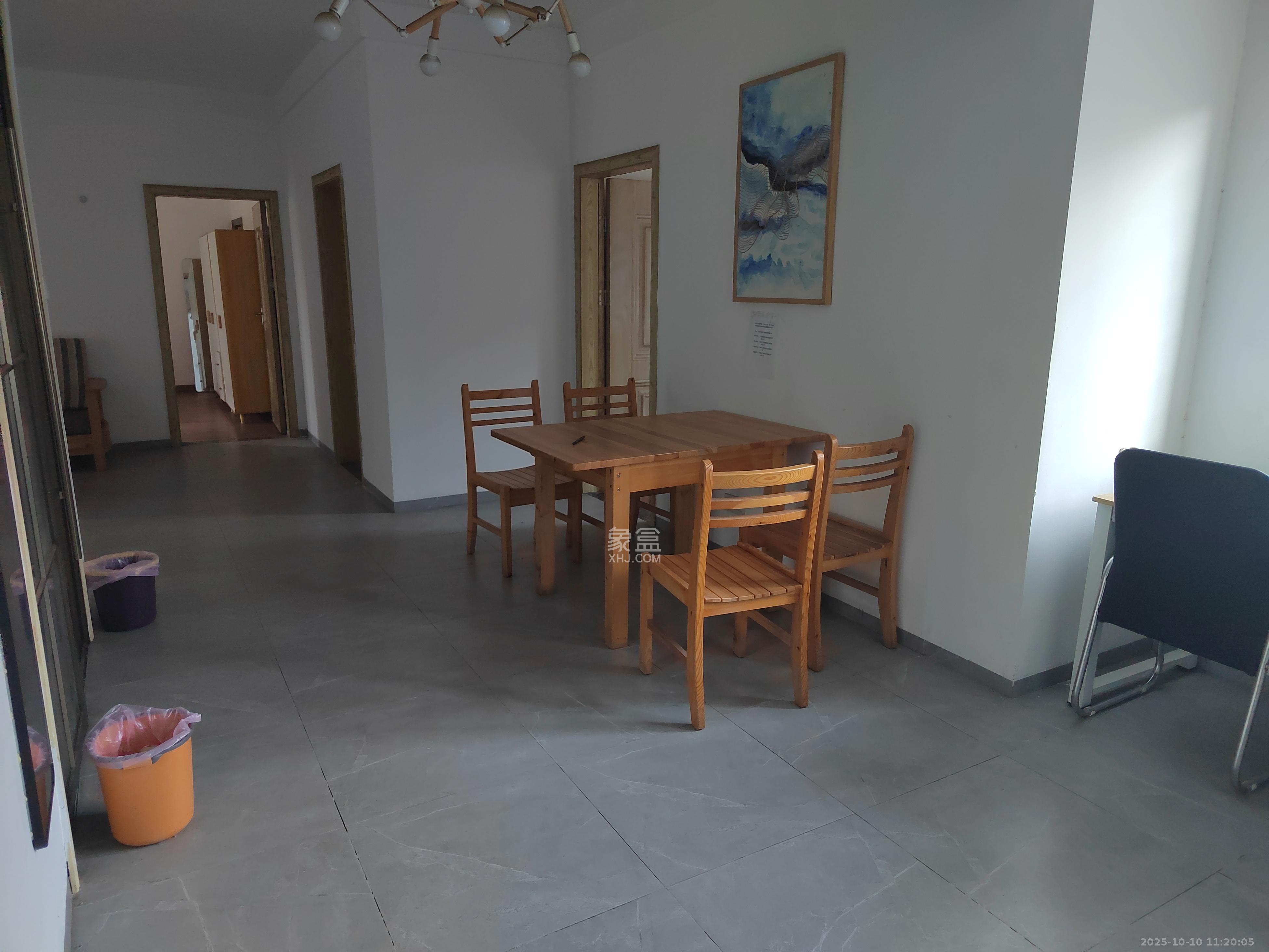 湘域熙岸 3室2厅2卫 3600.0元/月 湘域熙岸 3室2厅2卫 3600.0元/月室内图