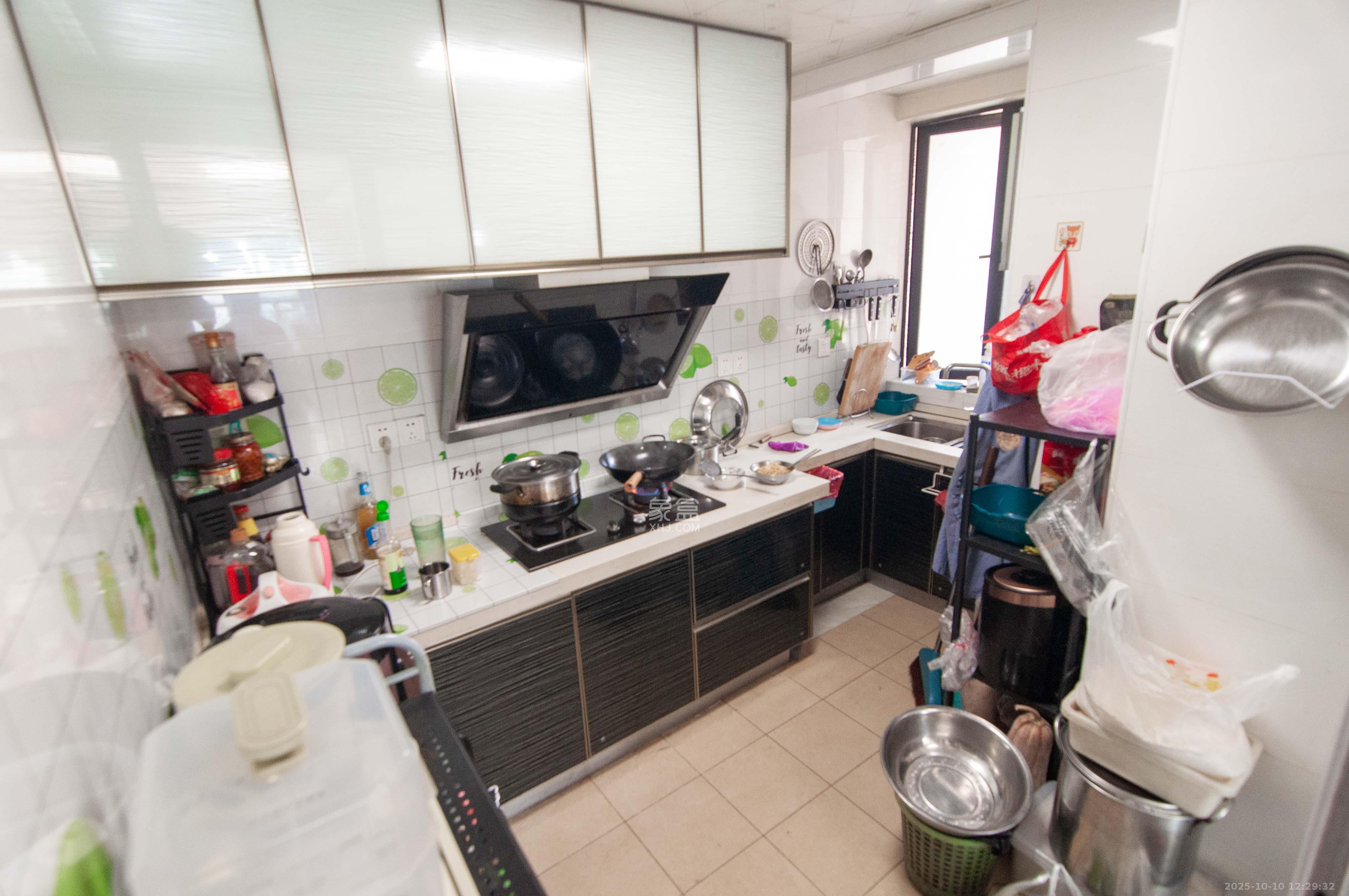 达美D6区  2室1厅1卫    90.0万 达美D6区  2室1厅1卫    90.0万厨房