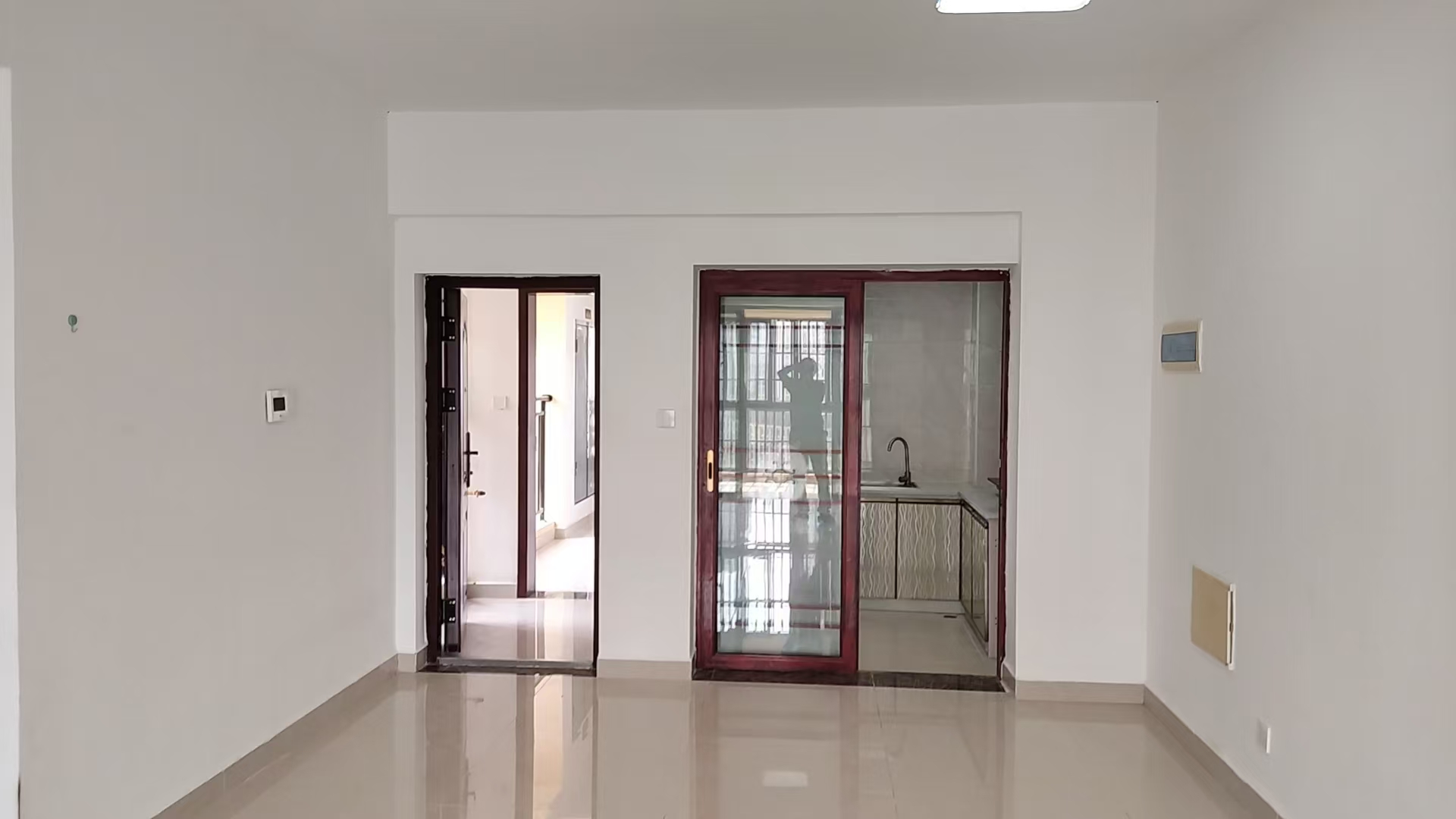 龙岐雅苑  3室2厅2卫    2900.0元/月 龙岐雅苑  3室2厅2卫    2900.0元/月室内图