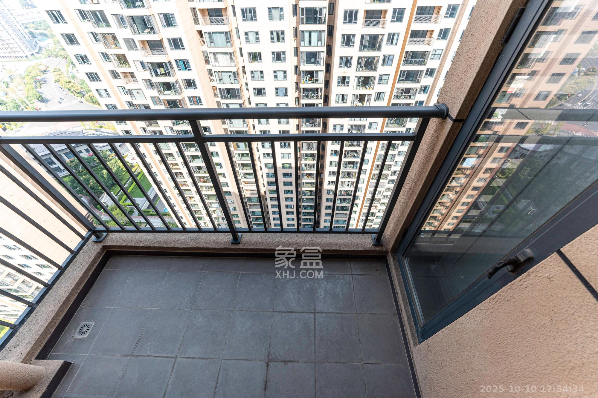 运达锦绣广场 4室2厅2卫 150.0万 运达锦绣广场 4室2厅2卫 150.0万阳台