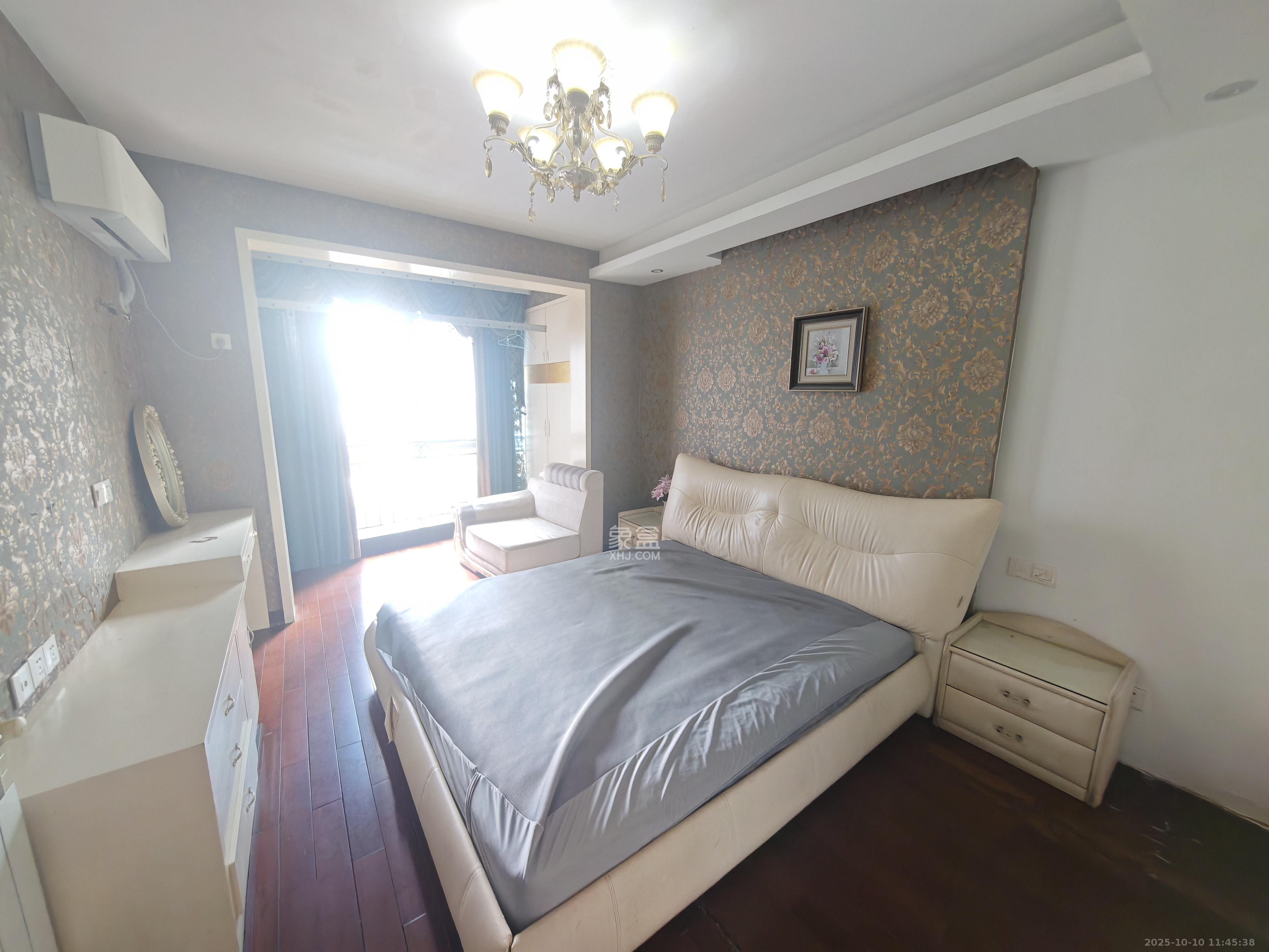 五一华府 3室2厅2卫 5000.0元/月 五一华府 3室2厅2卫 5000.0元/月室内图