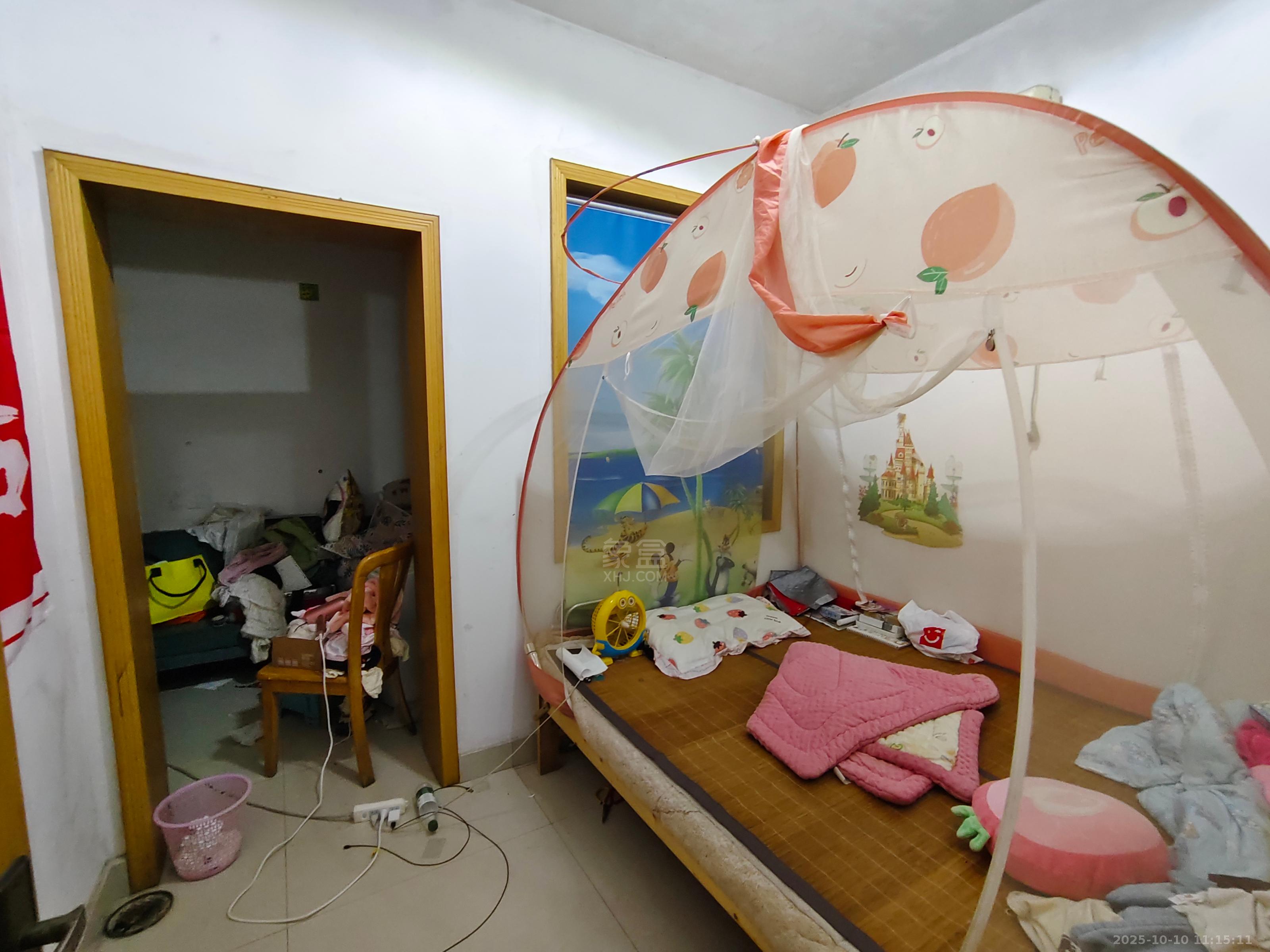 新澜府  3室2厅1卫    1600.0元/月室内图