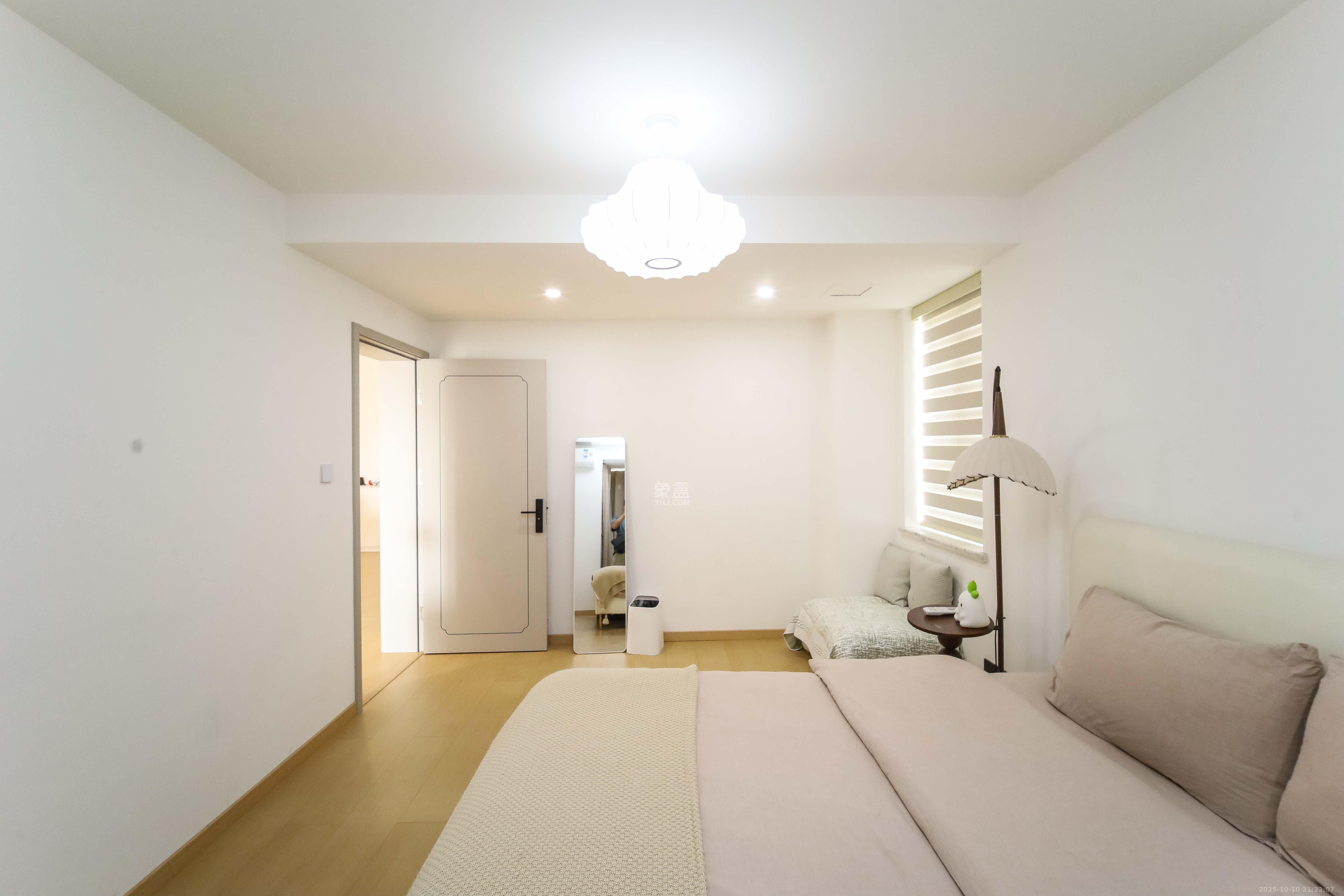 左岸右岸 3室2厅2卫 87.5万 左岸右岸 3室2厅2卫 87.5万卧室