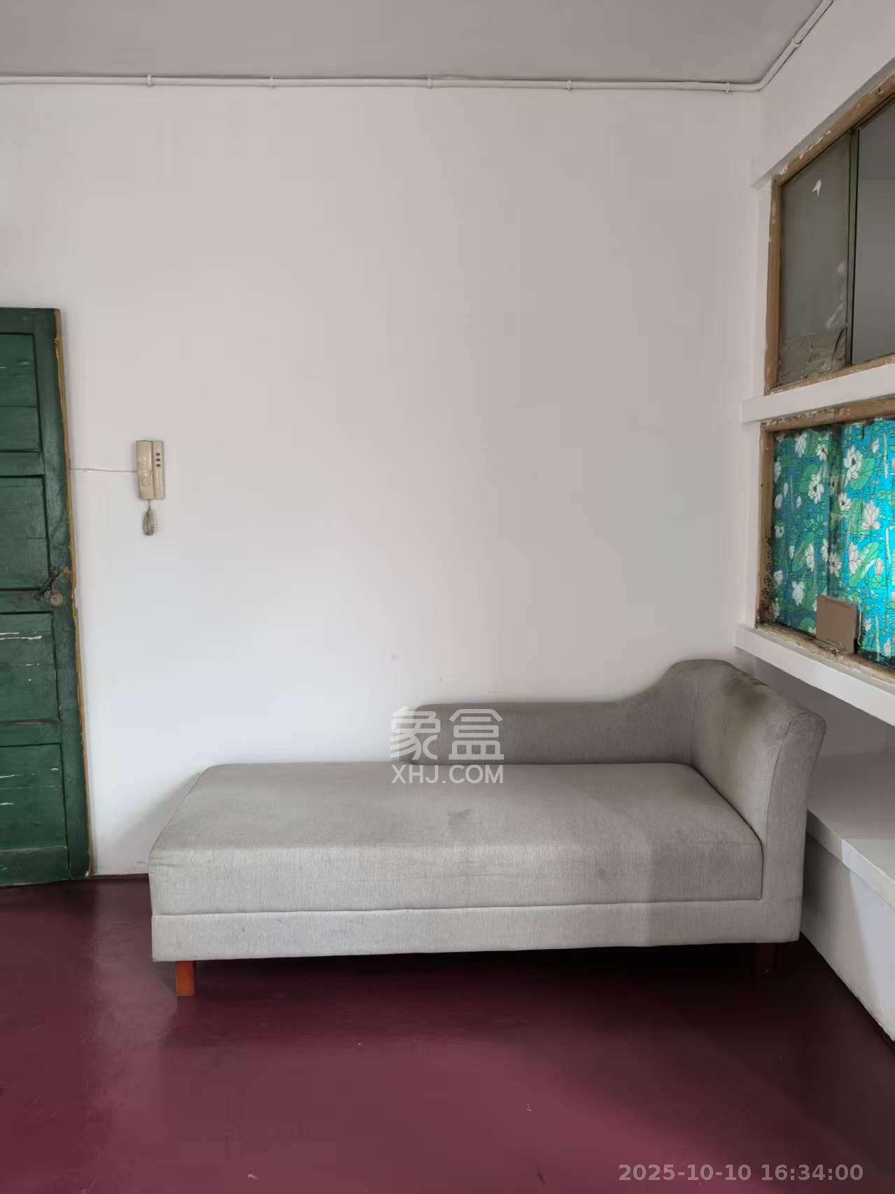 红旗区四片  2室1厅1卫    1600.0元/月室内图