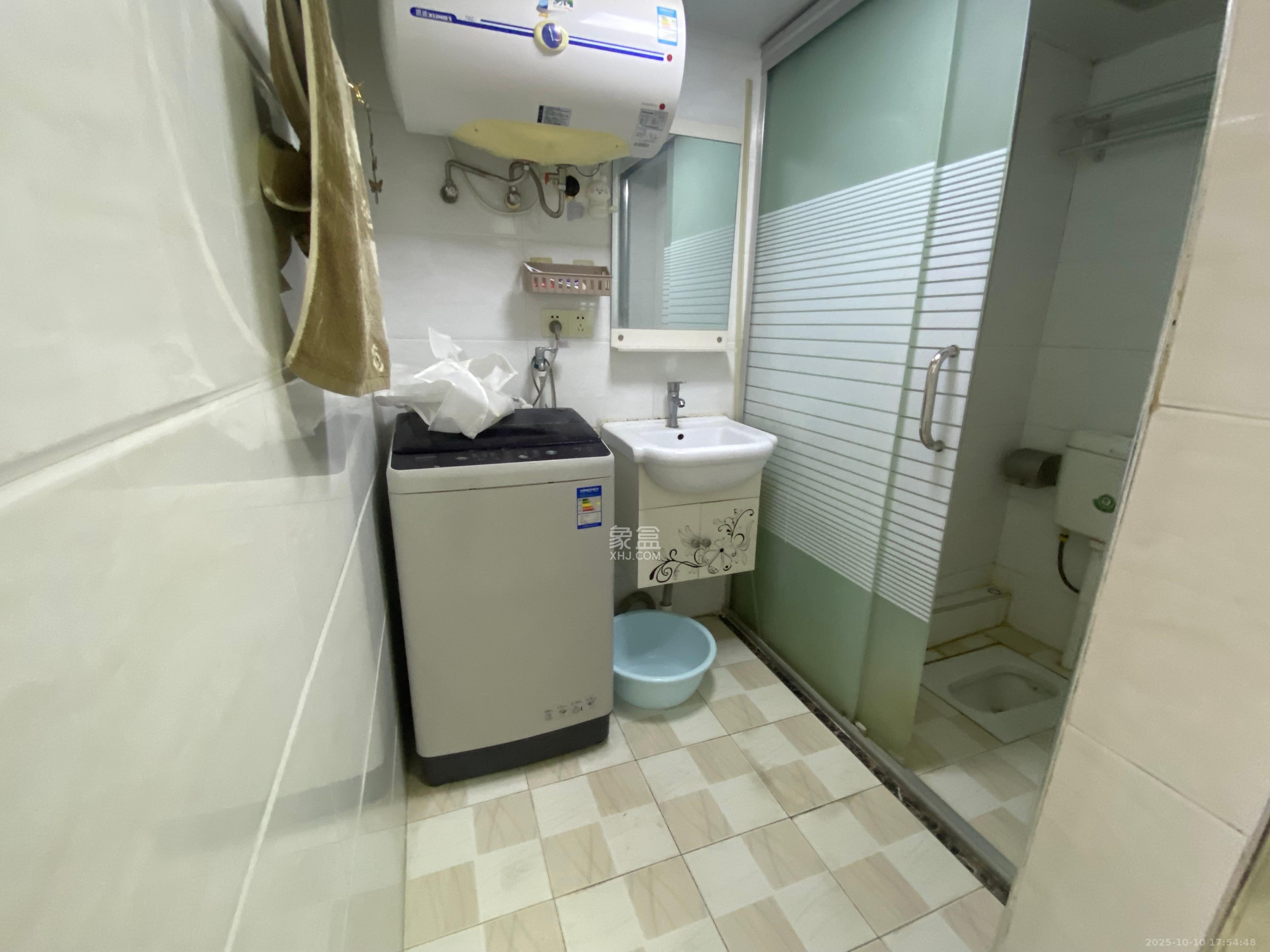 保利麓谷林语I区 1室1厅1卫 1300.0元/月 保利麓谷林语I区 1室1厅1卫 1300.0元/月室内图