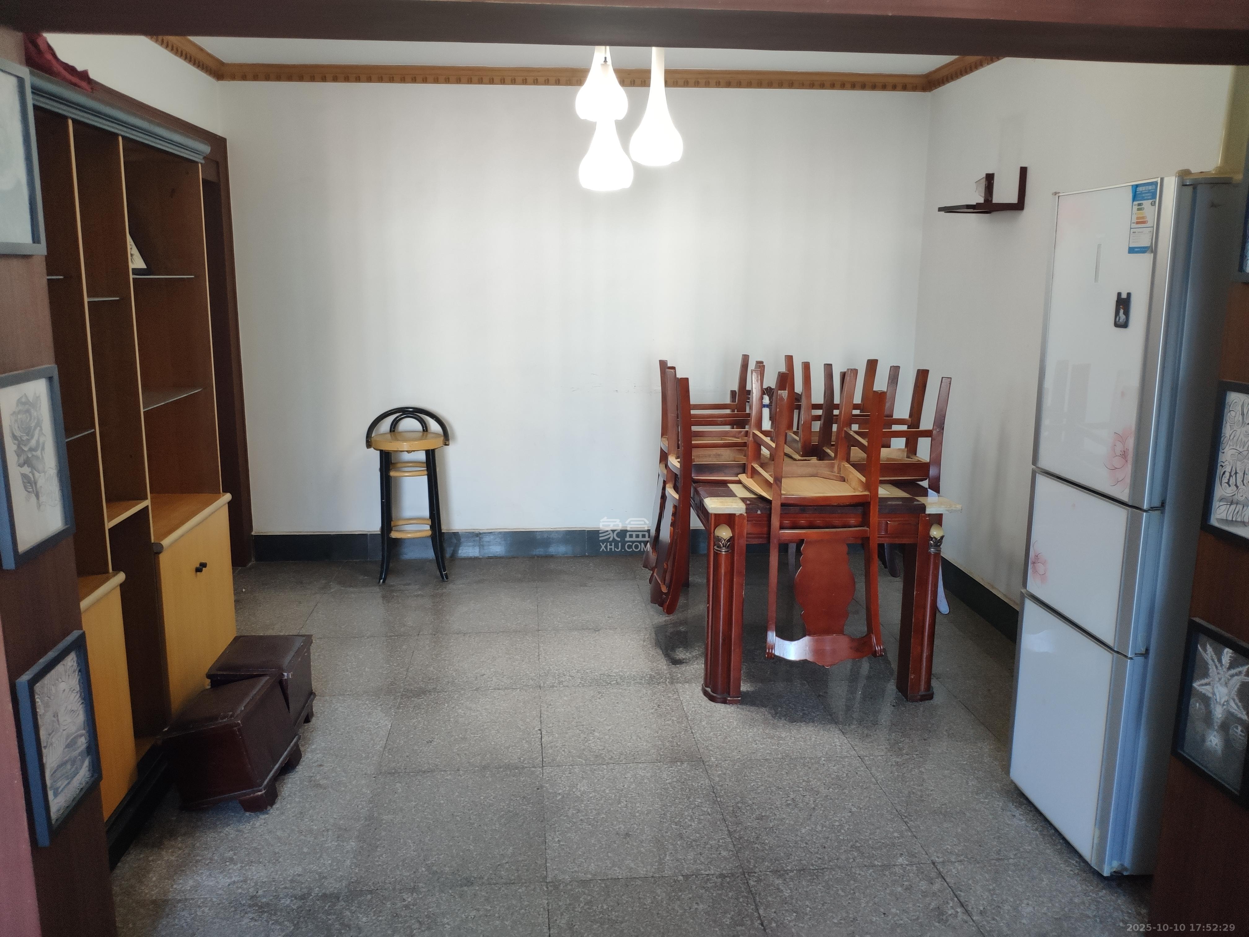 窑岭光大银行宿舍  2室2厅1卫    2100.0元/月室内图