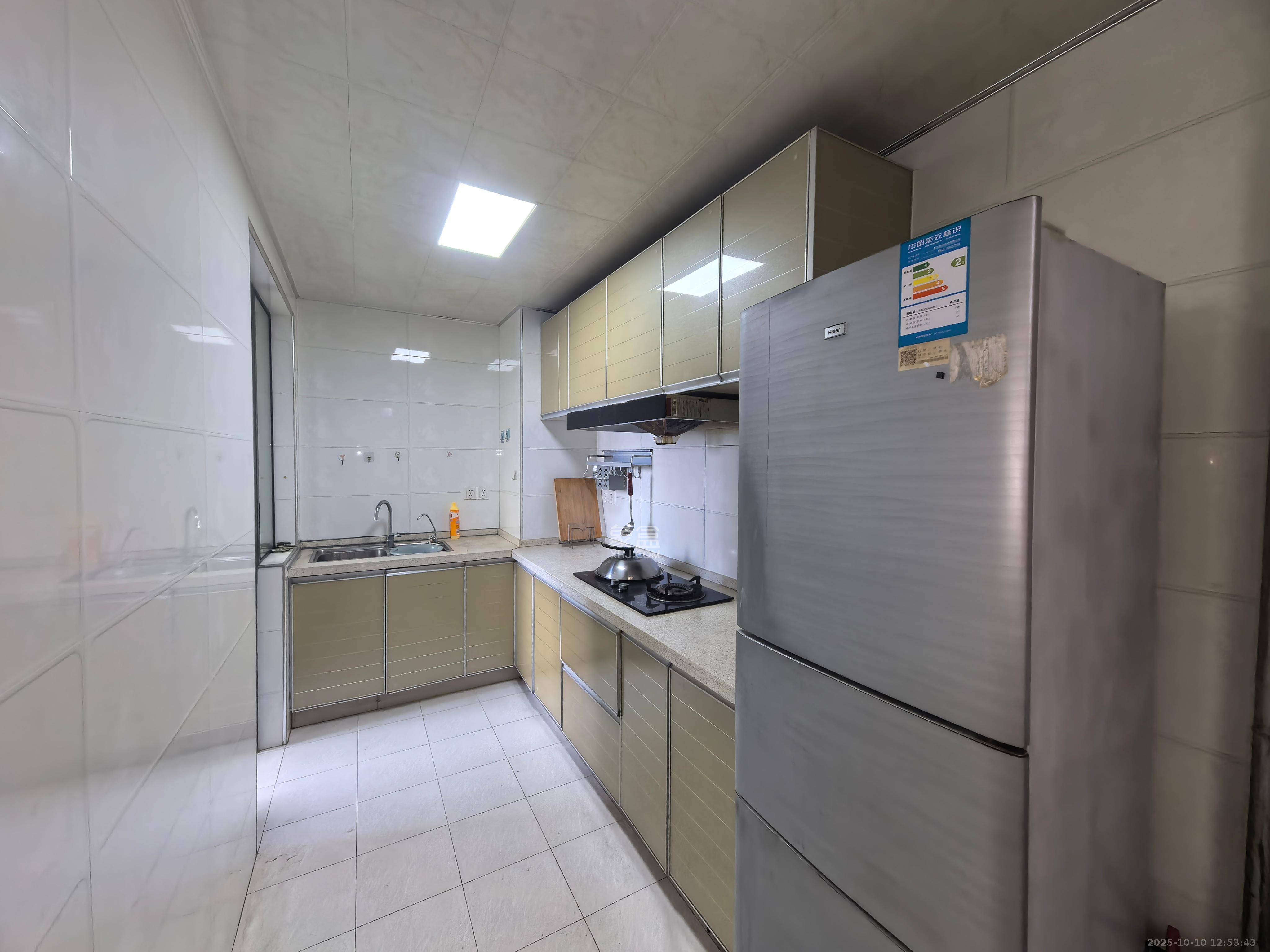 深业睿城 3室2厅1卫 2300.0元/月 深业睿城 3室2厅1卫 2300.0元/月室内图