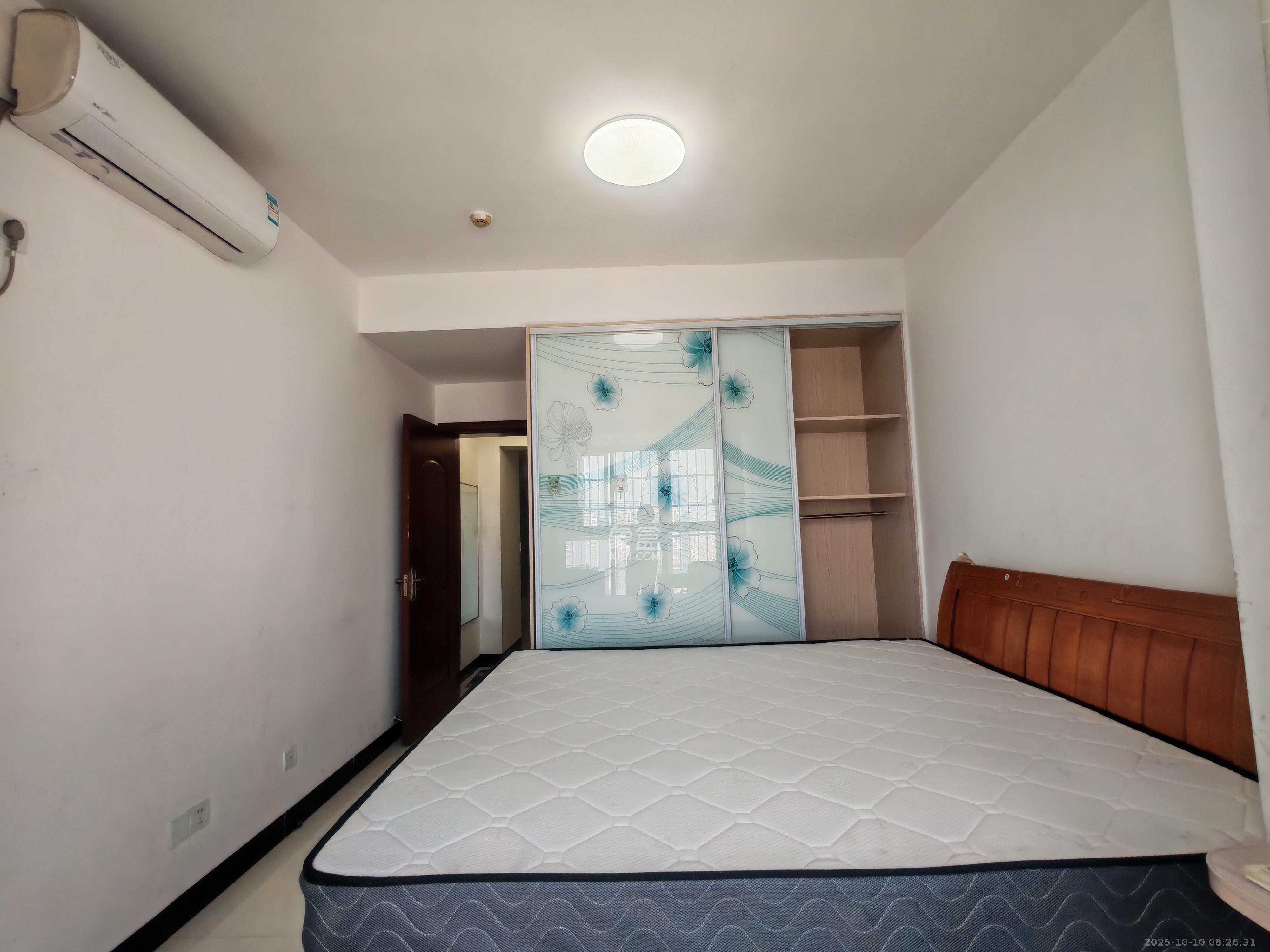 华天LOHO小镇  1室1厅1卫    1000.0元/月 华天LOHO小镇  1室1厅1卫    1000.0元/月室内图