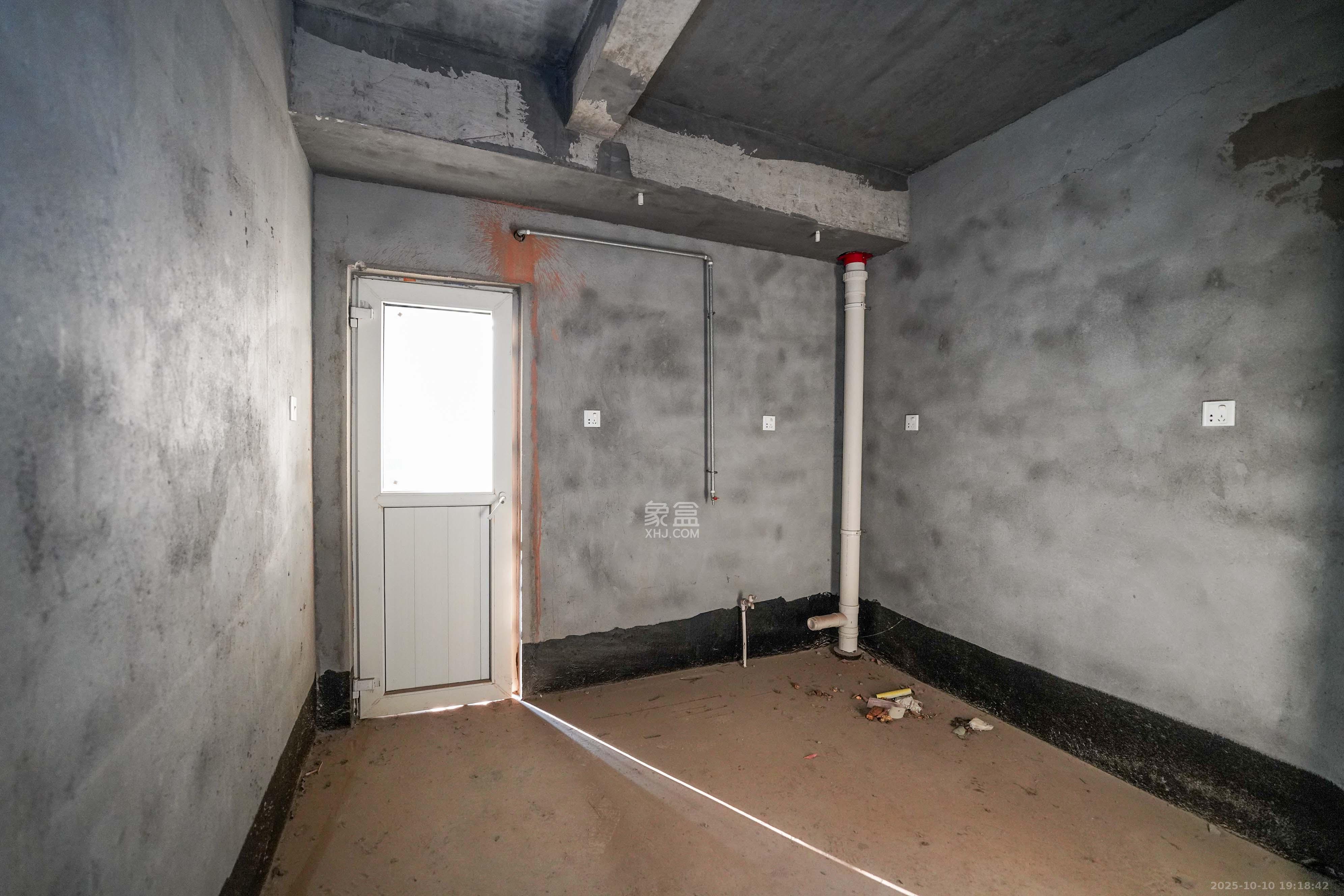 嘉华城（一期）  4室2厅2卫    150.0万其他