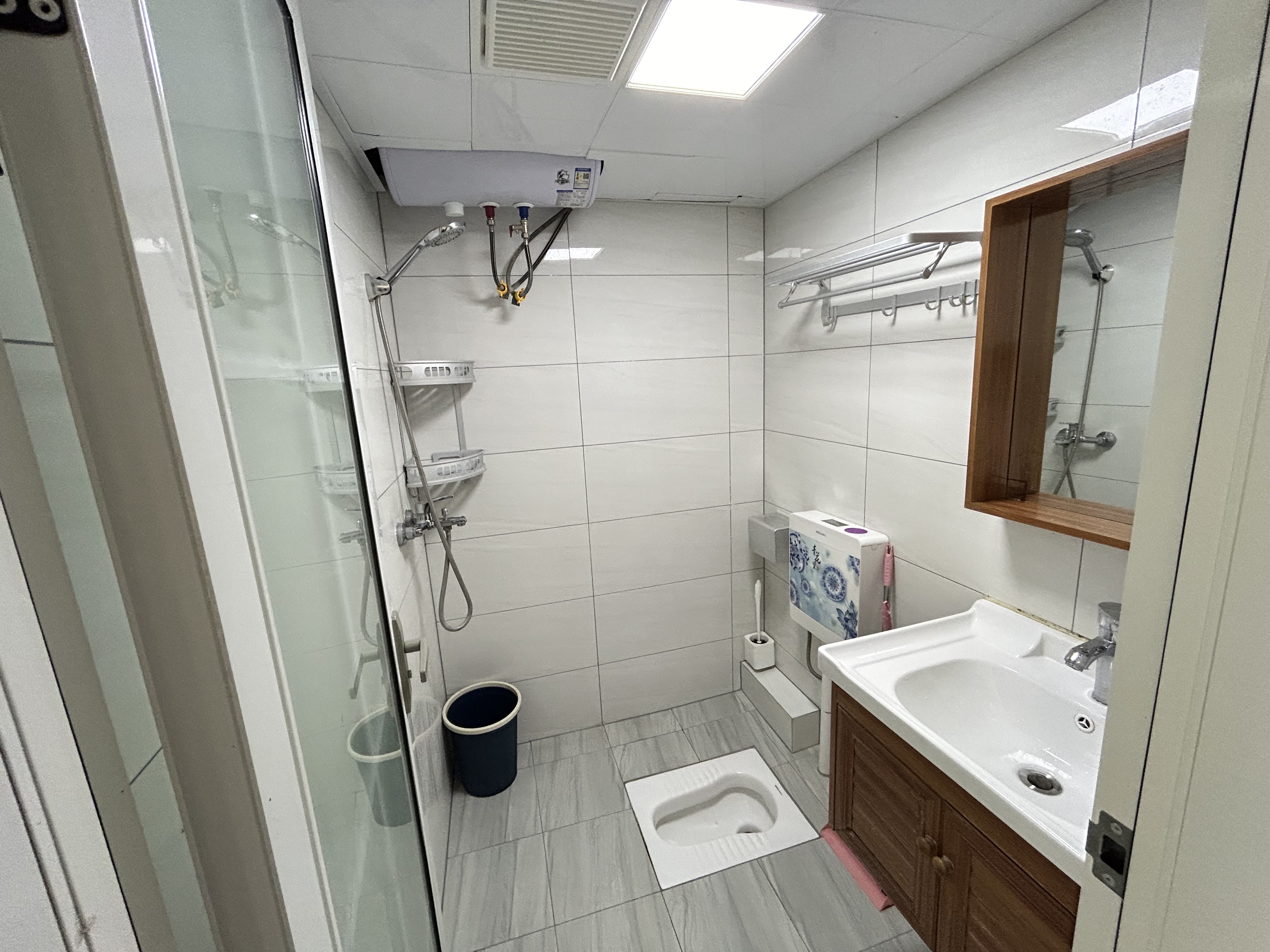 天门中央广场  1室1厅1卫    1200.0元/月室内图