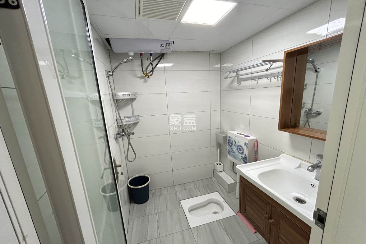 天门中央广场 1室1厅1卫 1200.0元/月 天门中央广场 1室1厅1卫 1200.0元/月室内图