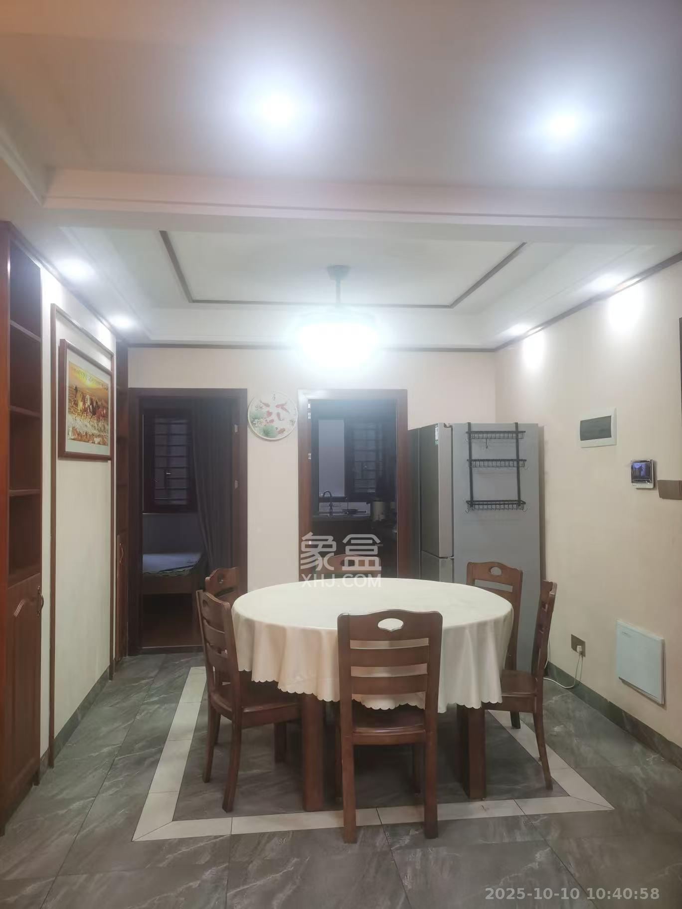 万达华府  3室2厅2卫    2000.0元/月室内图