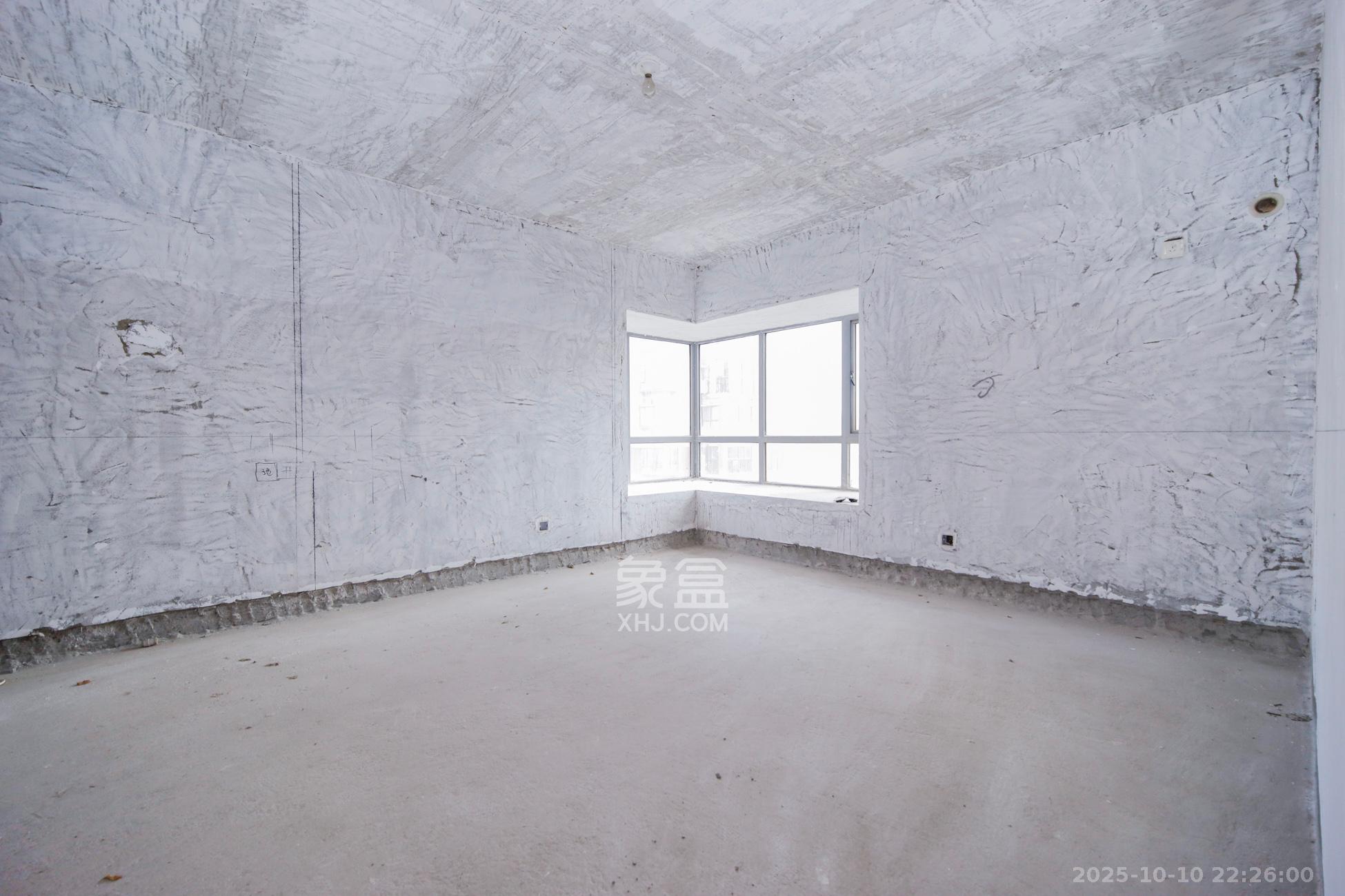 上海城小区  4室2厅2卫    168.0万卧室