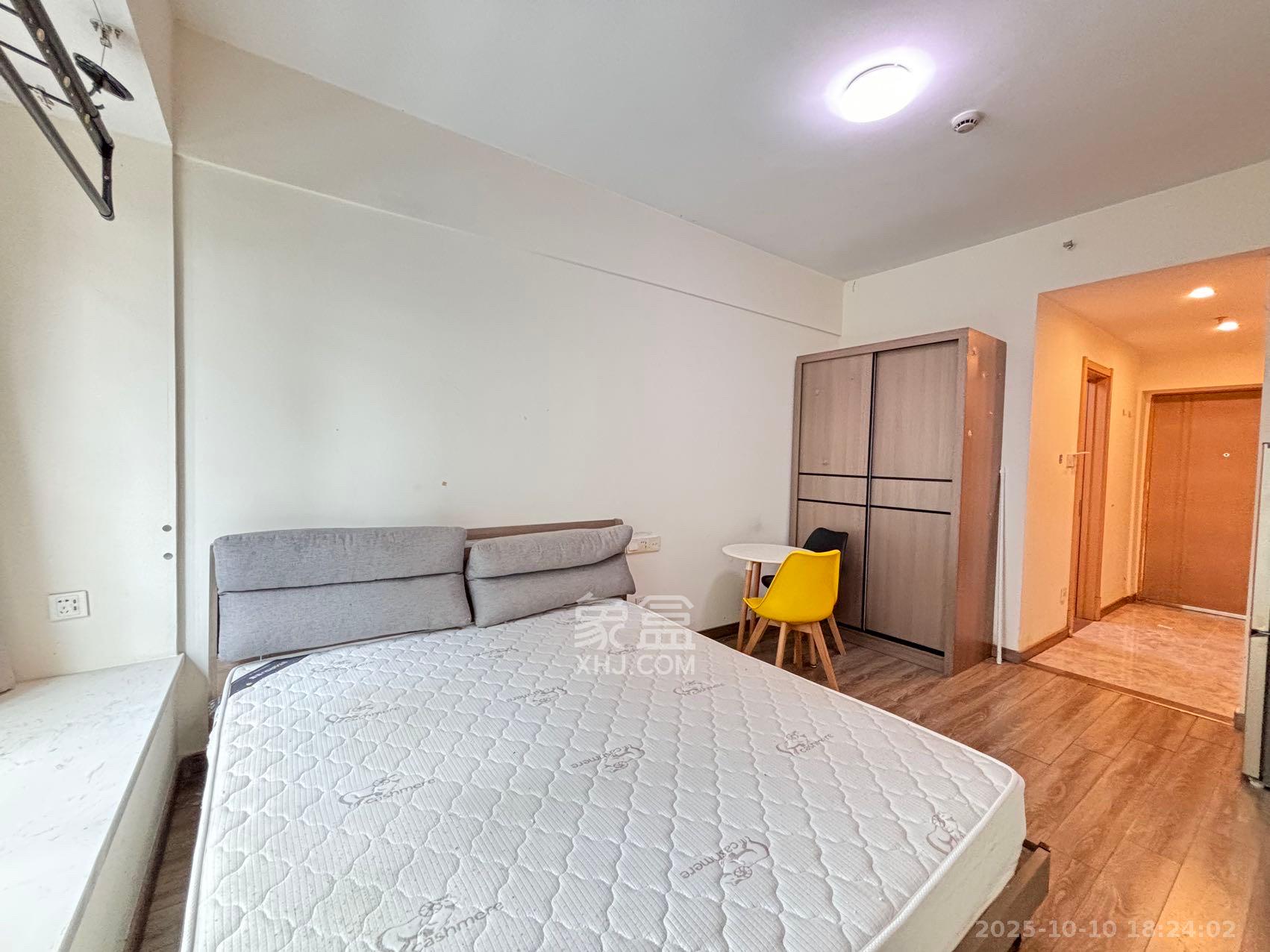 卓越浅水湾  1室0厅0卫    1400.0元/月 卓越浅水湾  1室0厅0卫    1400.0元/月