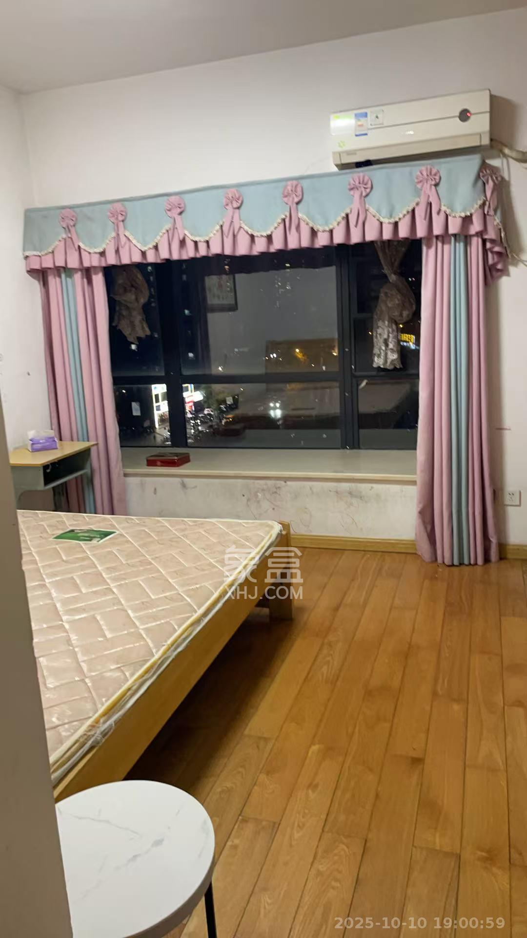 茂华国际湘  2室2厅1卫    2500.0元/月室内图